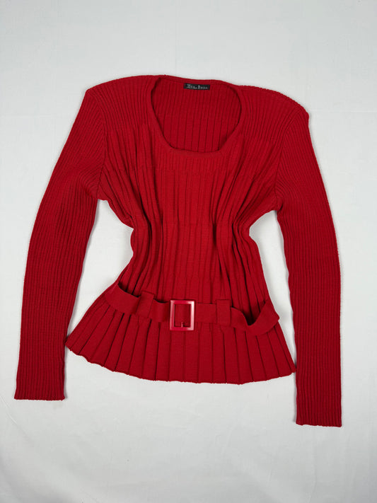 Red ribbed jumper with belt (L)