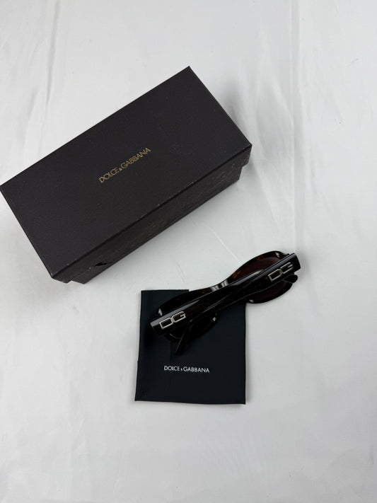 Black logo 2000s sunglasses