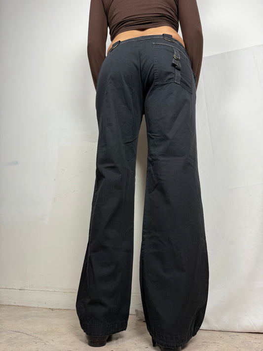 Black cargo low rise baggy pants (S)