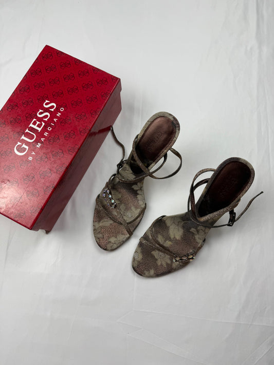 Brown & gold charms heels (41)