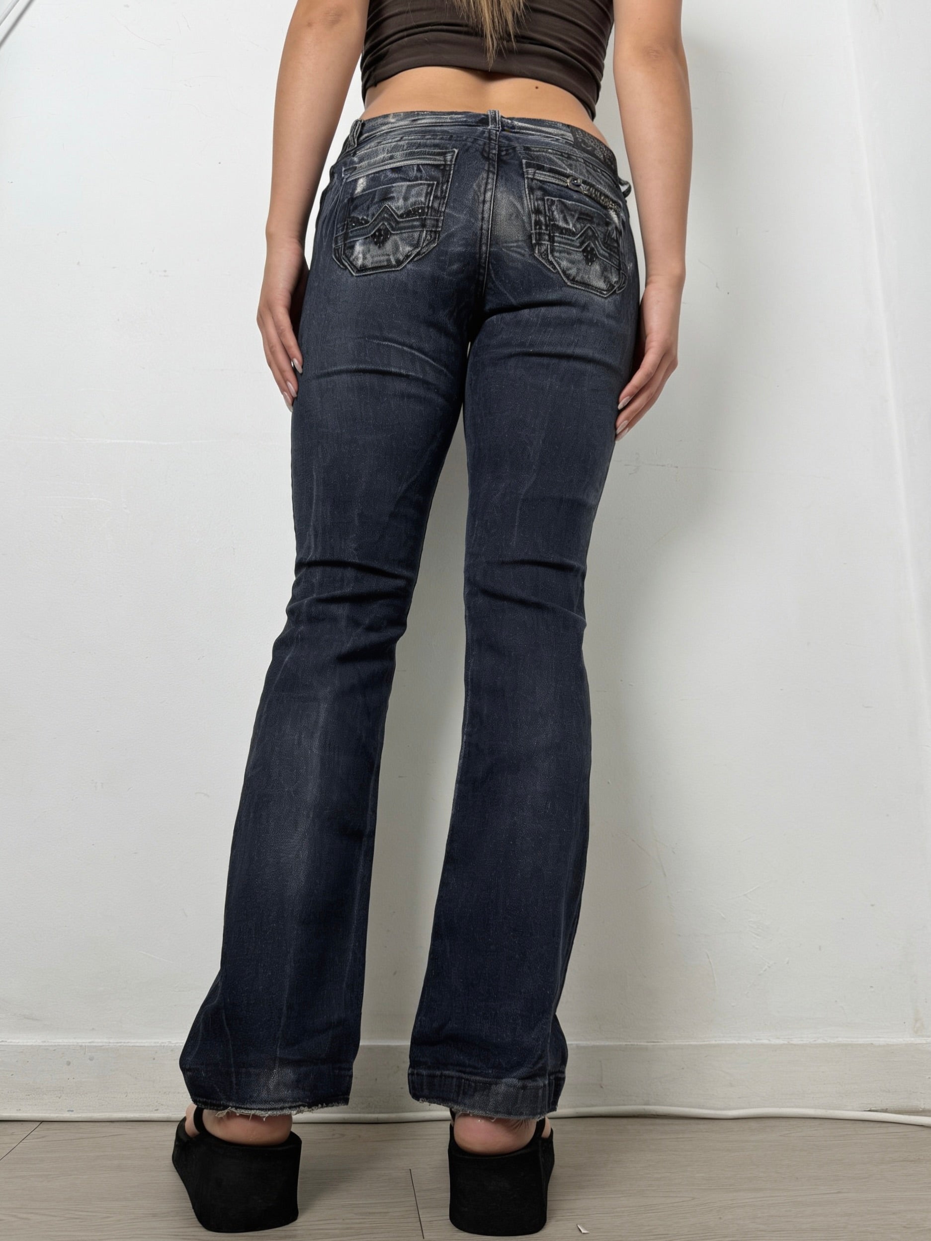 Black low rise straight legs denim pants (XS)