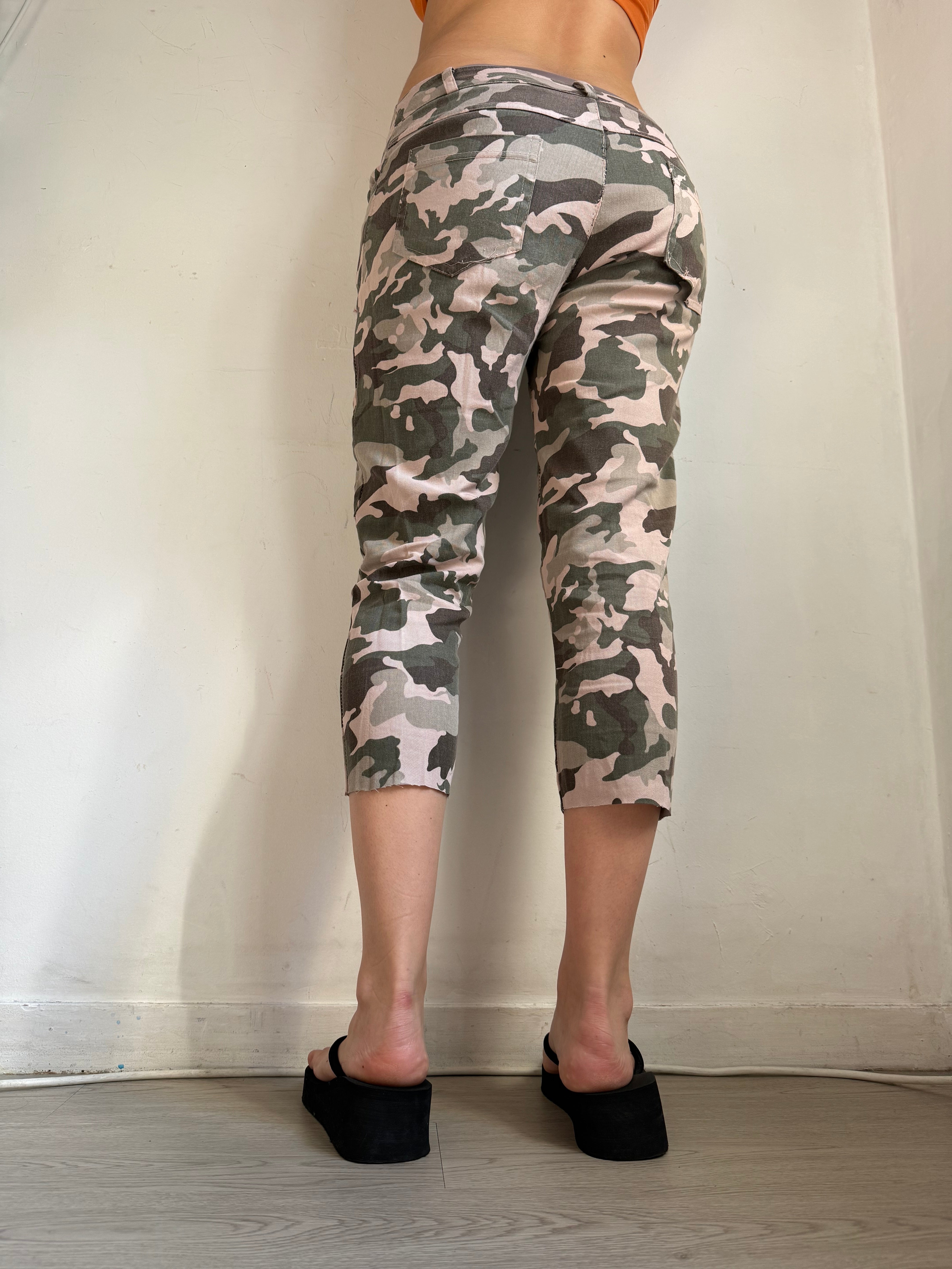 Khaki camo print cami pants (M)