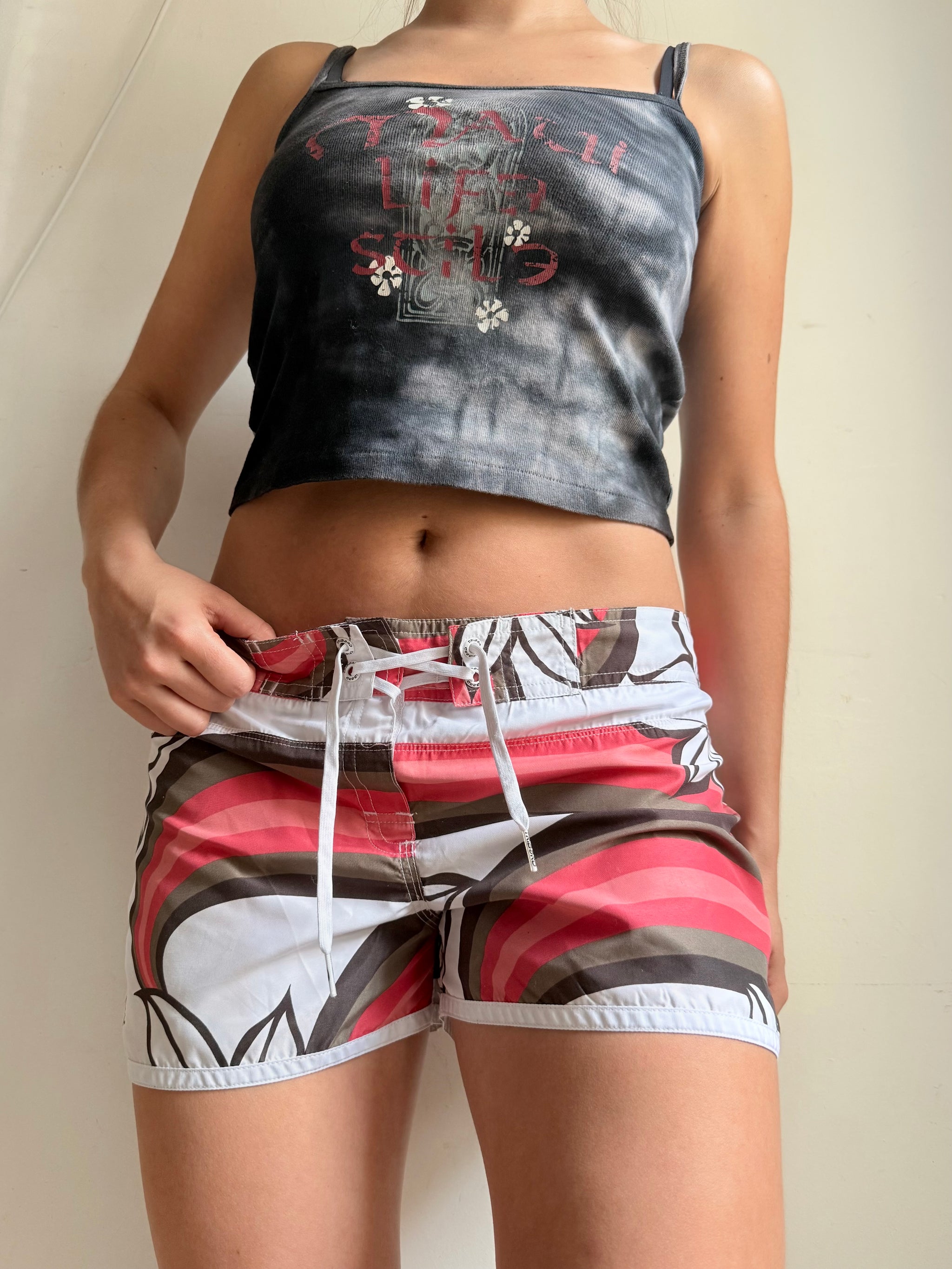 Graphic beachwear mini short (L)