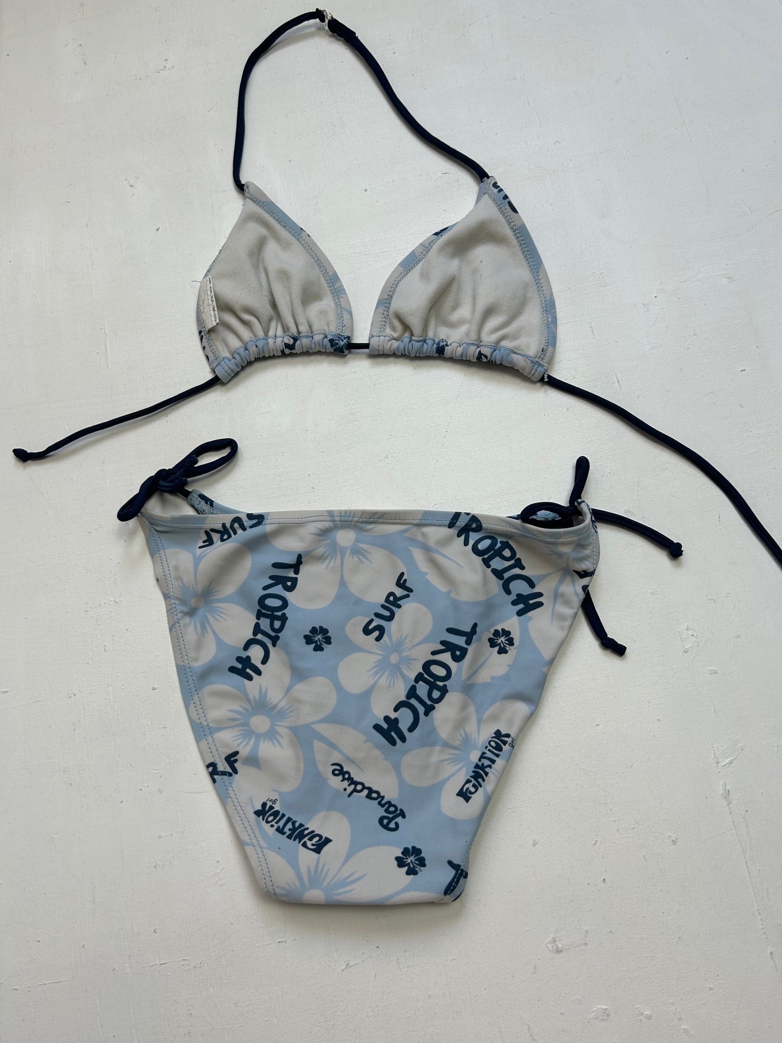 Baby blue spell out logo y2k vintage bikini set (XS)