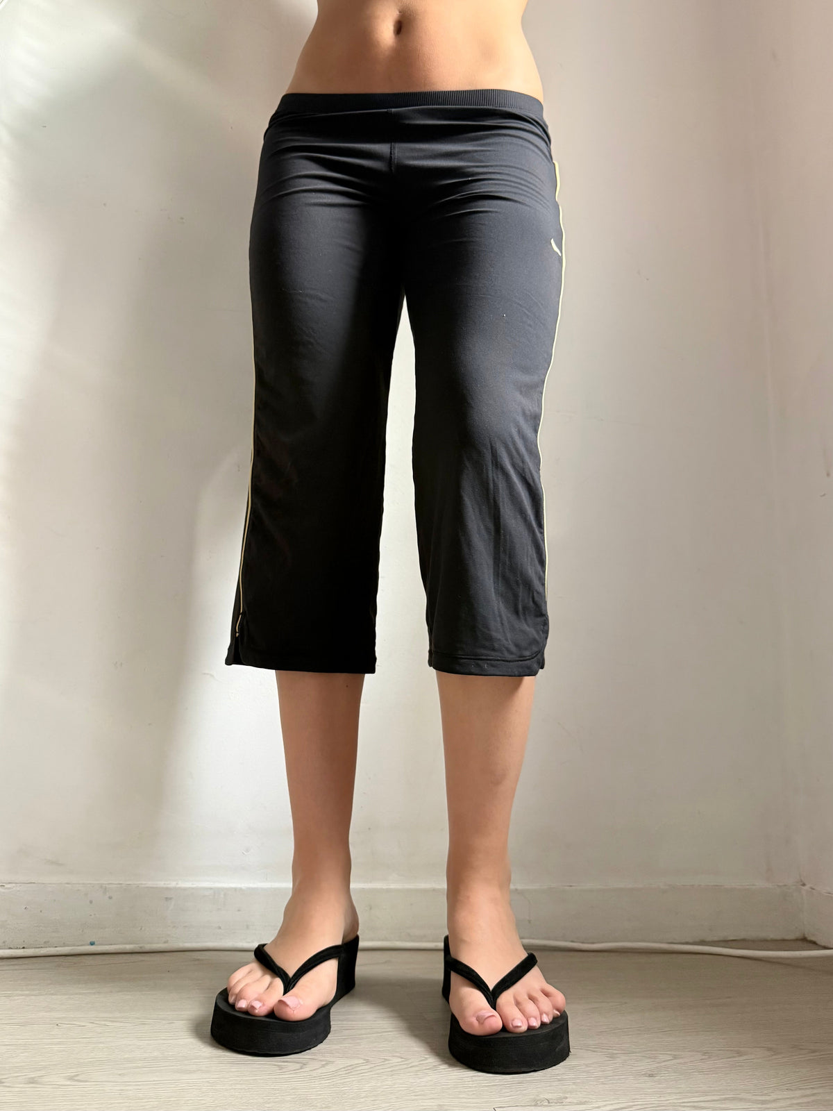 Black & gold capri leggings pants (XS)