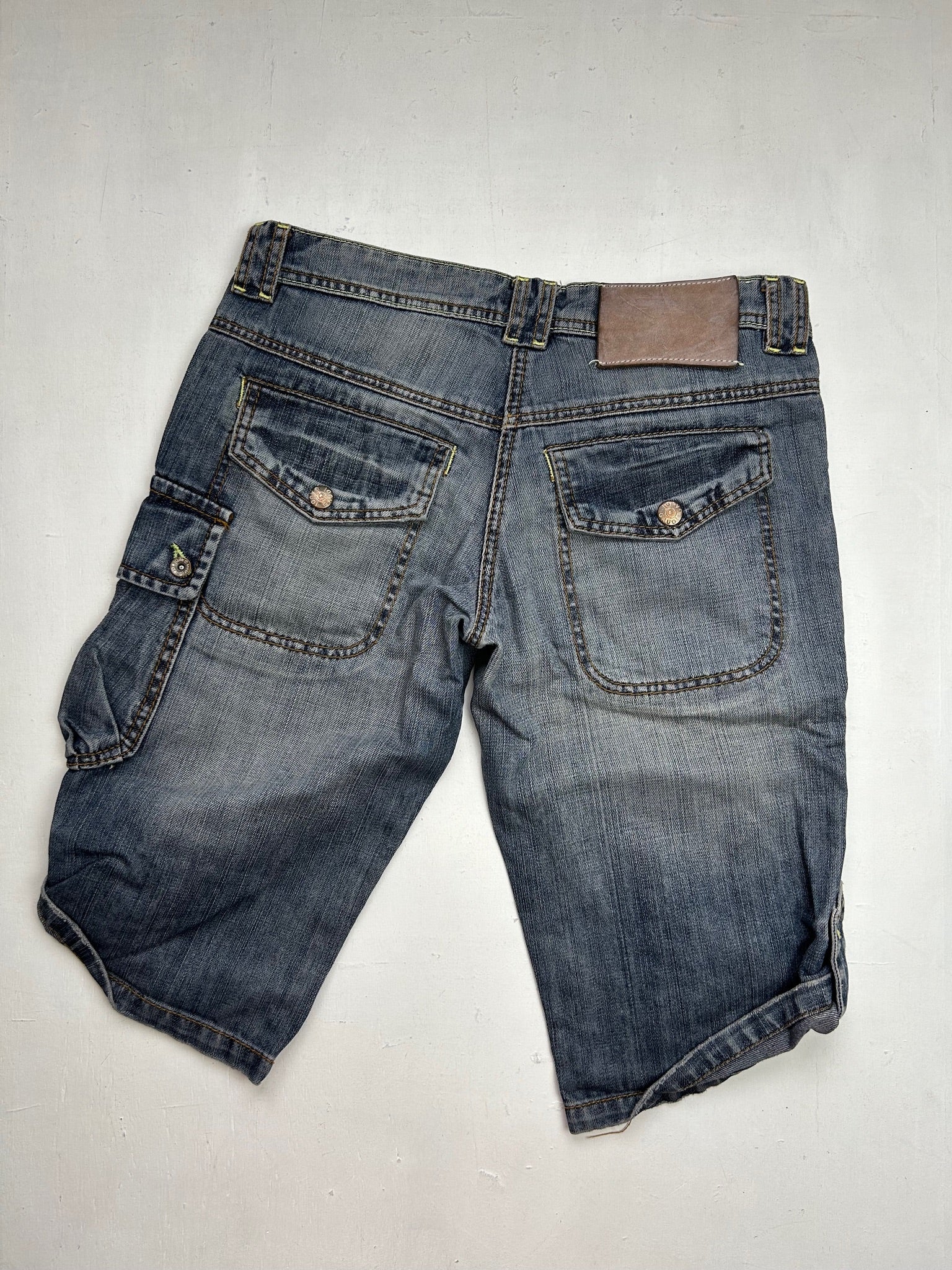 Navy low rise cargo jorts / capri pants (S)