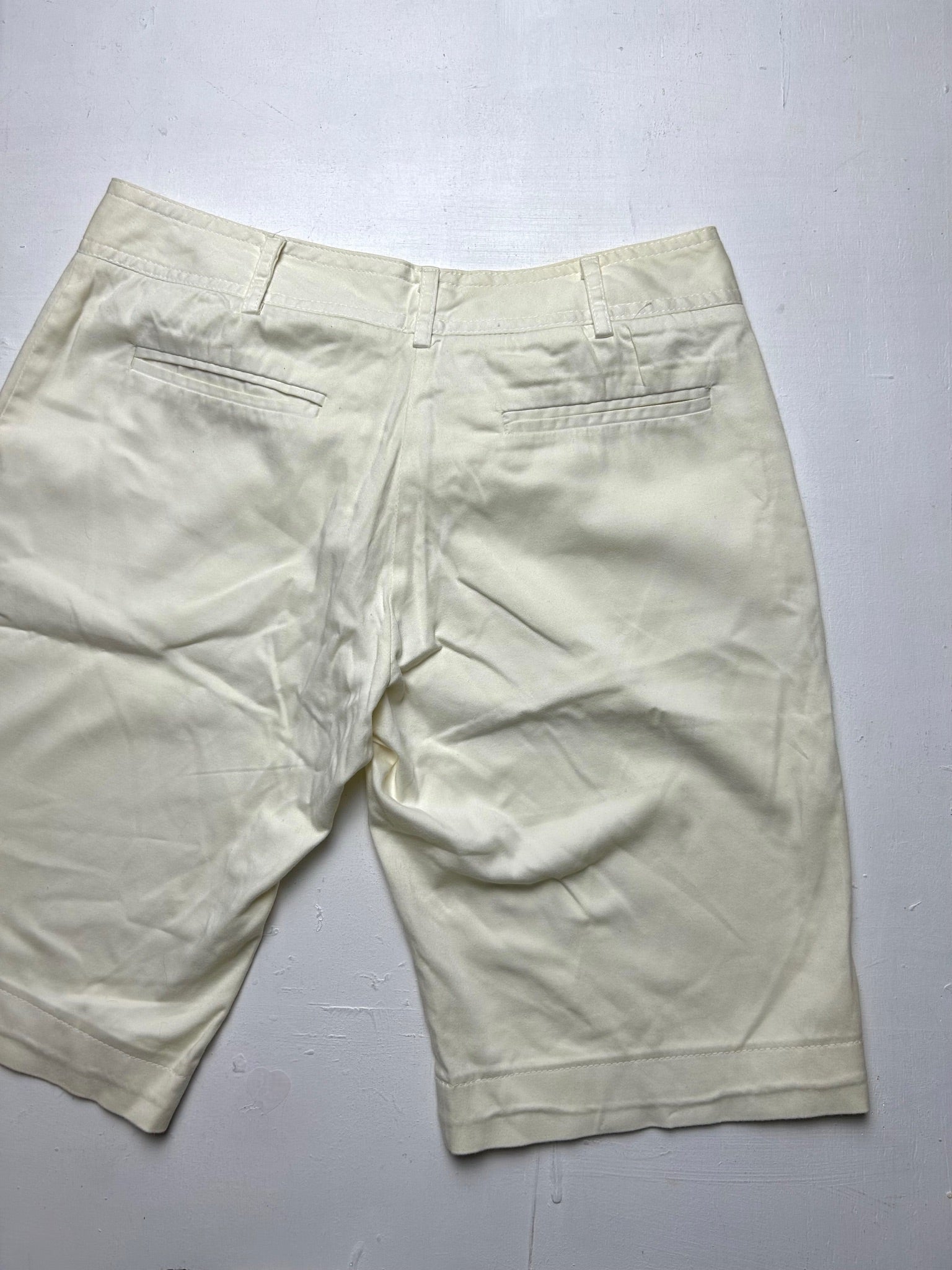 White low rise mid short (S/M)