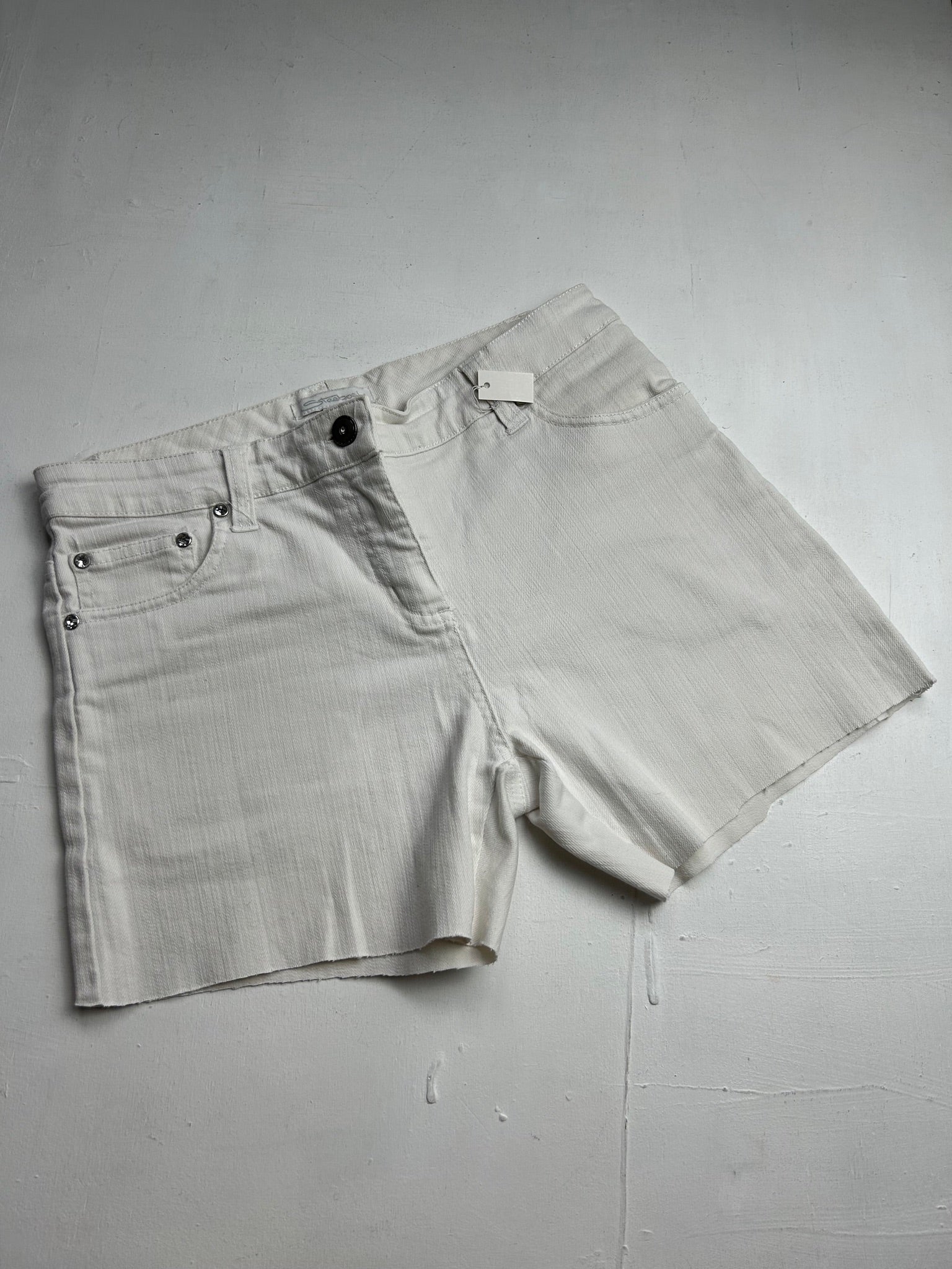 White denim mid rise mini short (S)