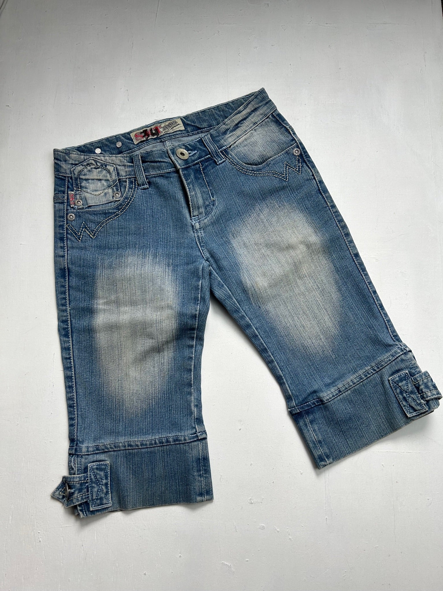 Blue denim low rise jorts /capris pants (XS)