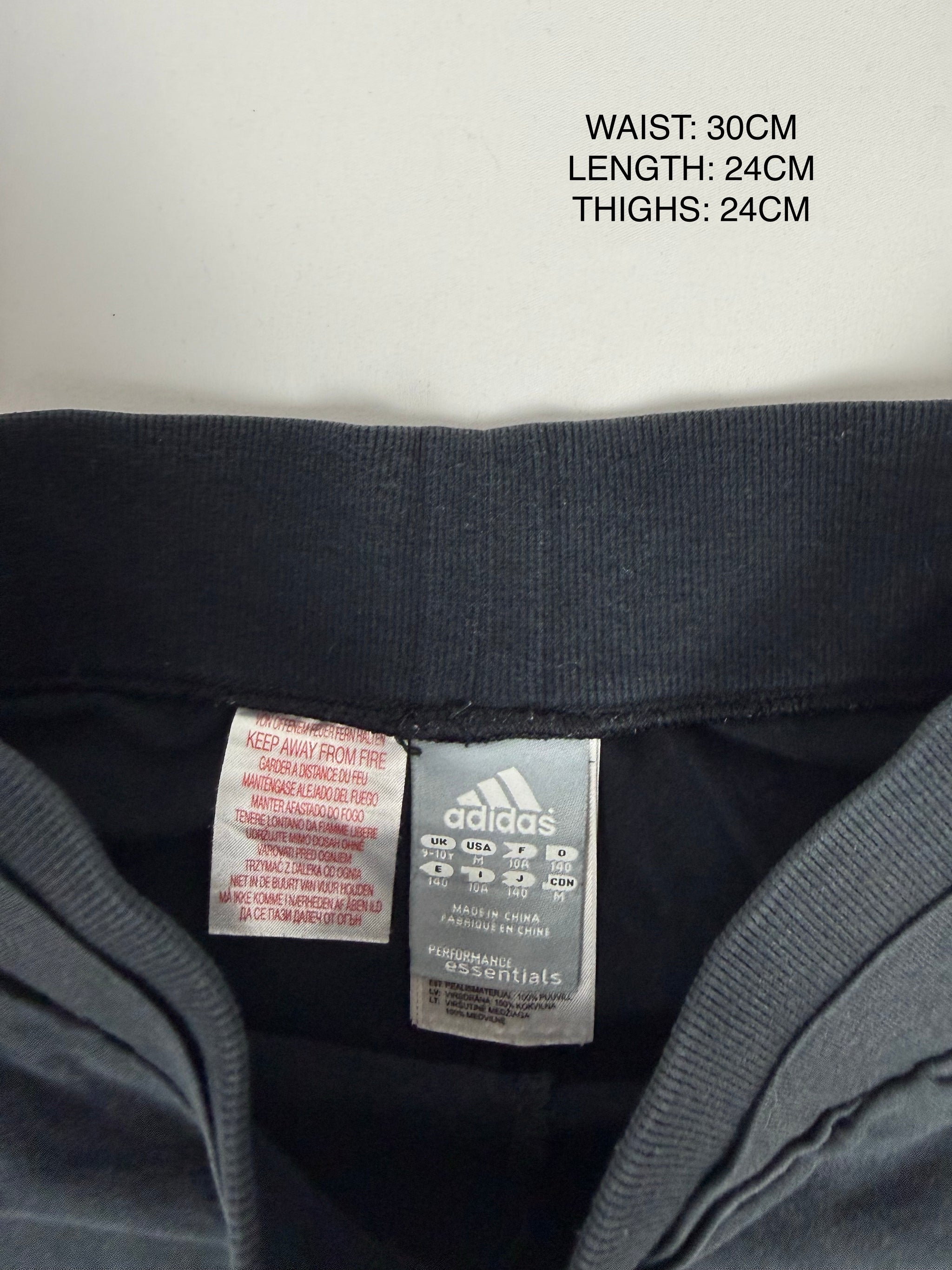 Black activewear low rise mini short (XXS)