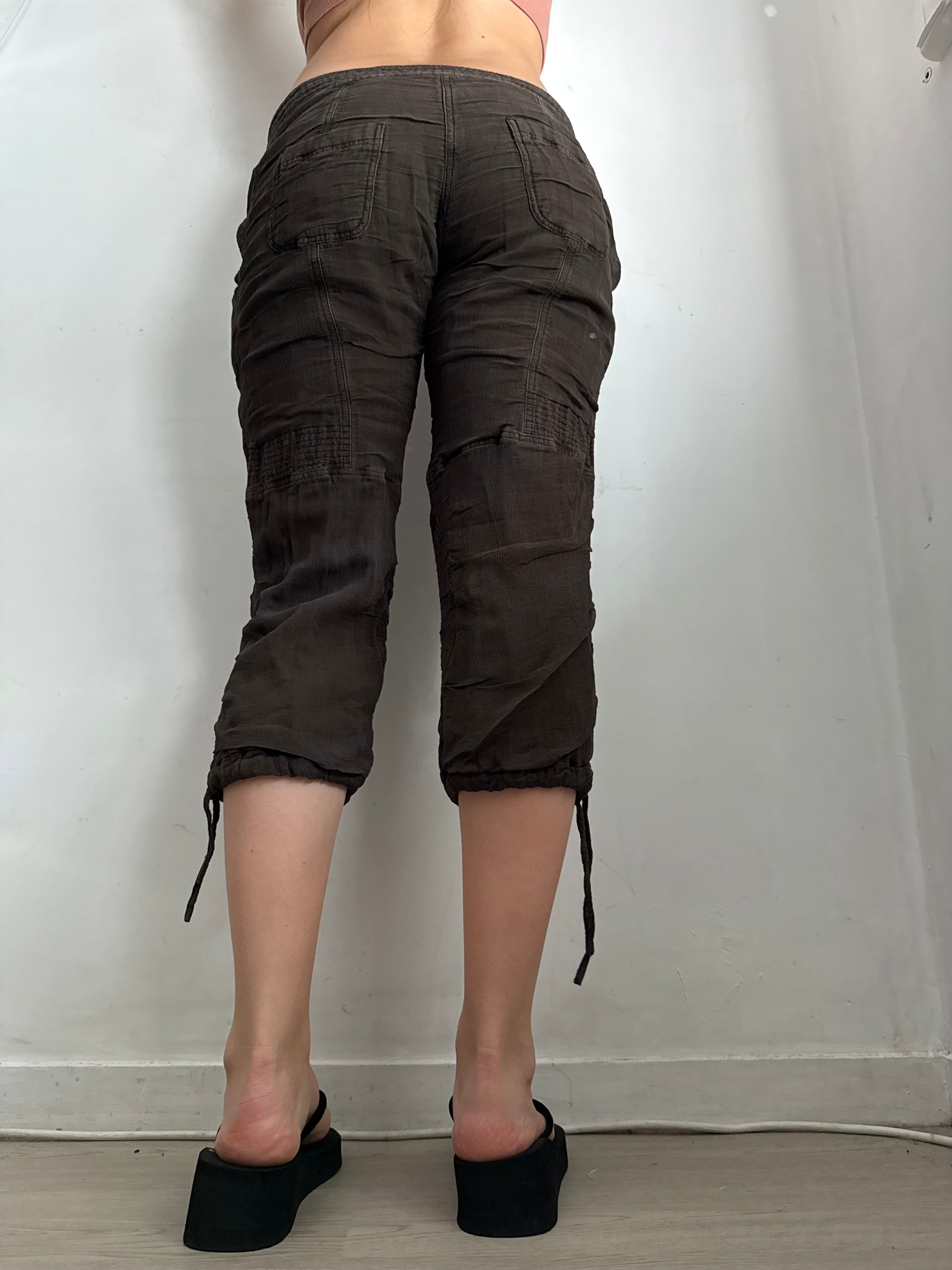 Brown low rise capri pants (S/M)