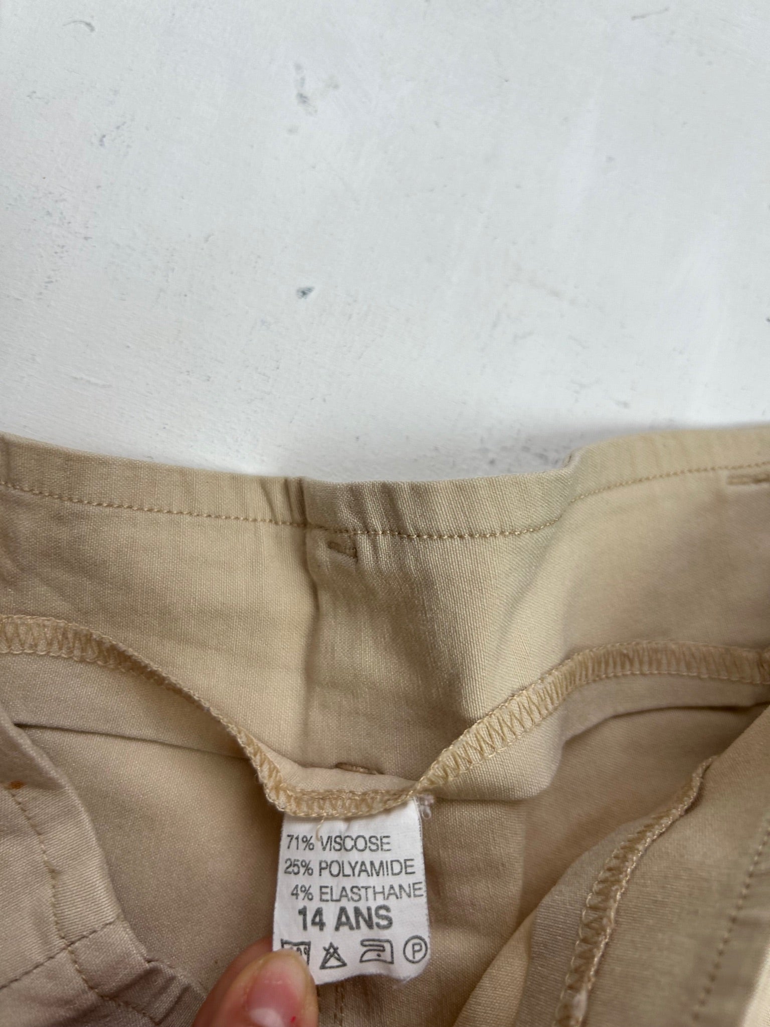 Camel cargo stretchy low rise mid short (XS/S)