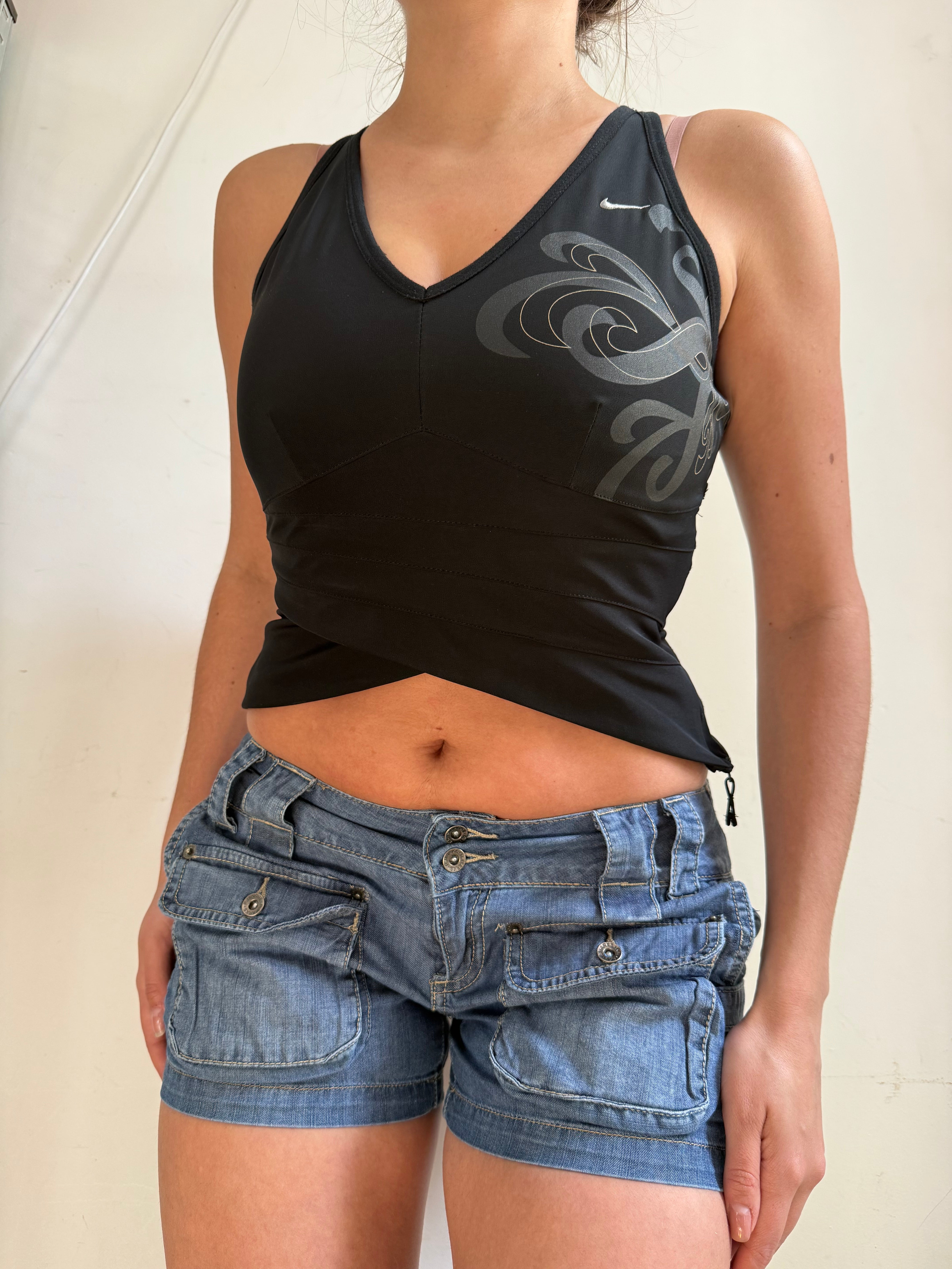 Black activewear graphic top (XS/S)