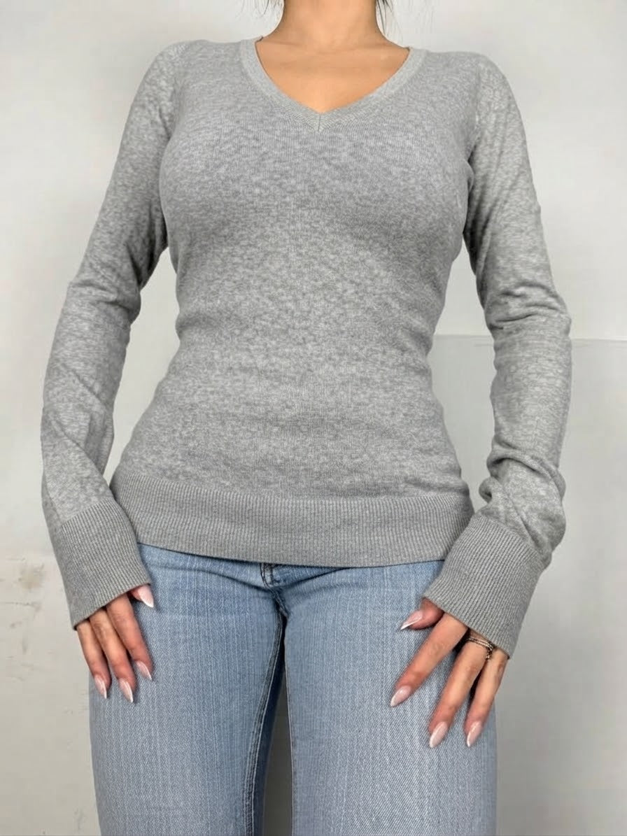 Grey V neck jumper (M)