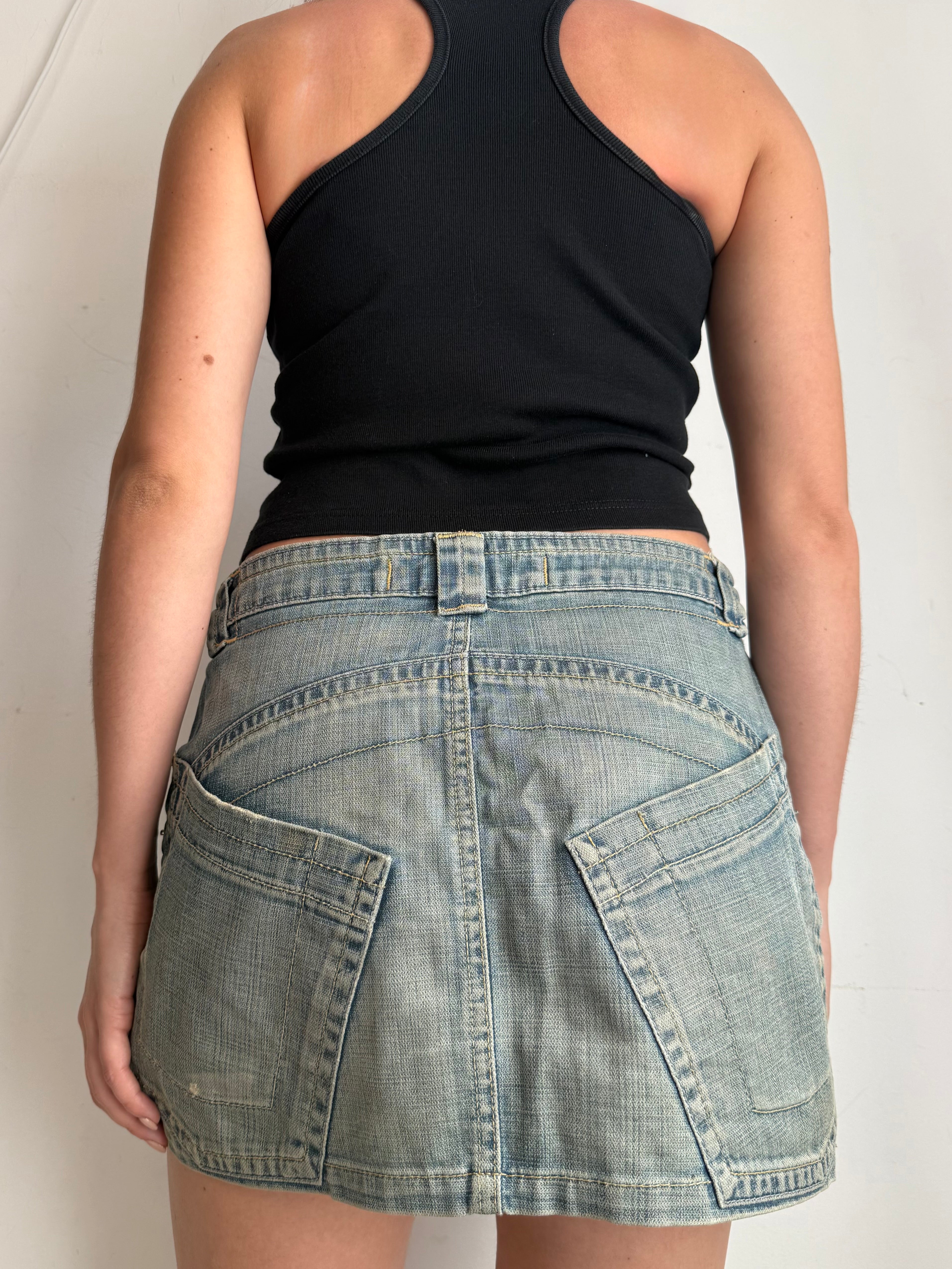 Blue denim low rise mini skirt (L)