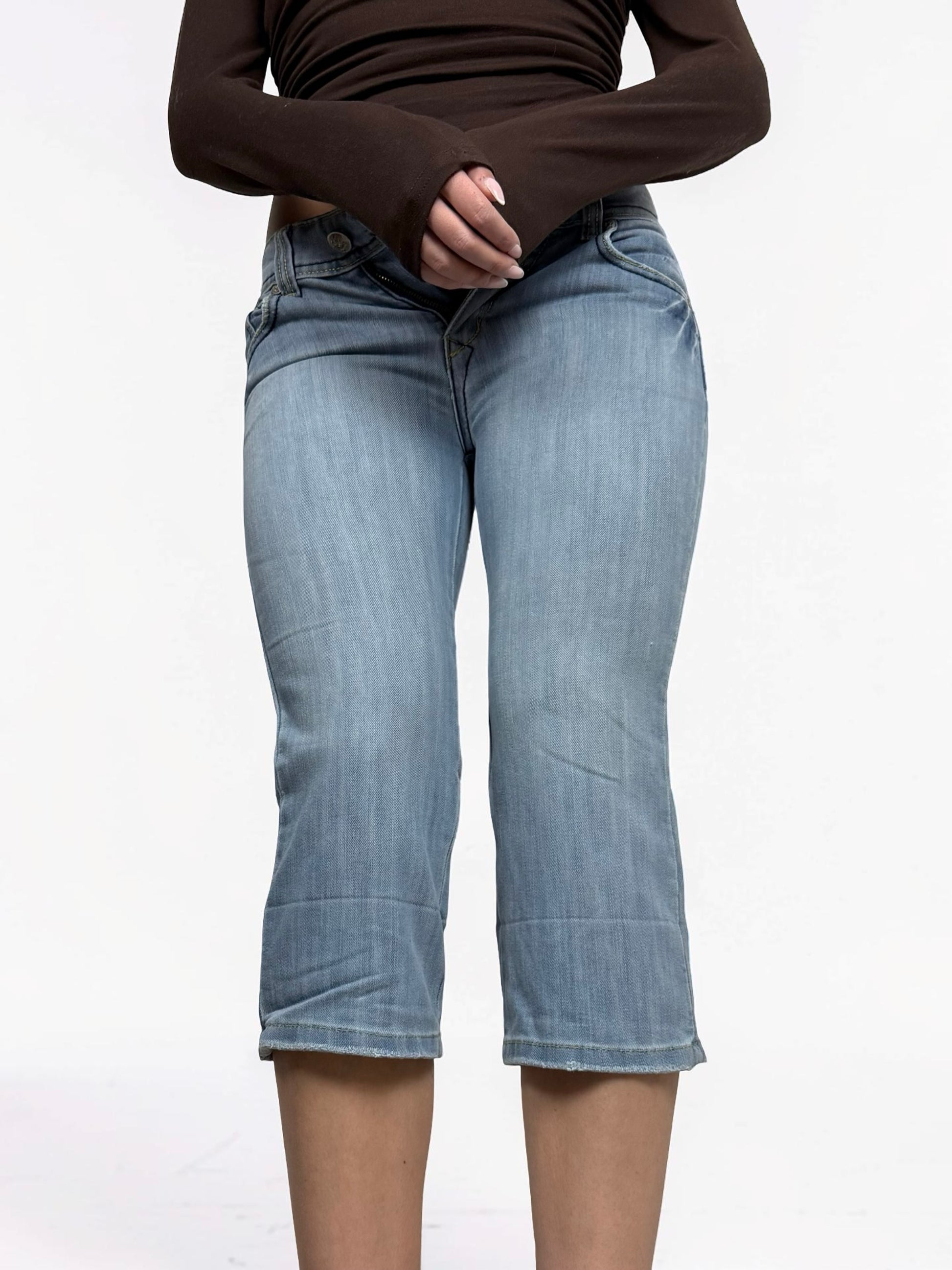 Blue denim cotton low rise crown capri pants (XS)