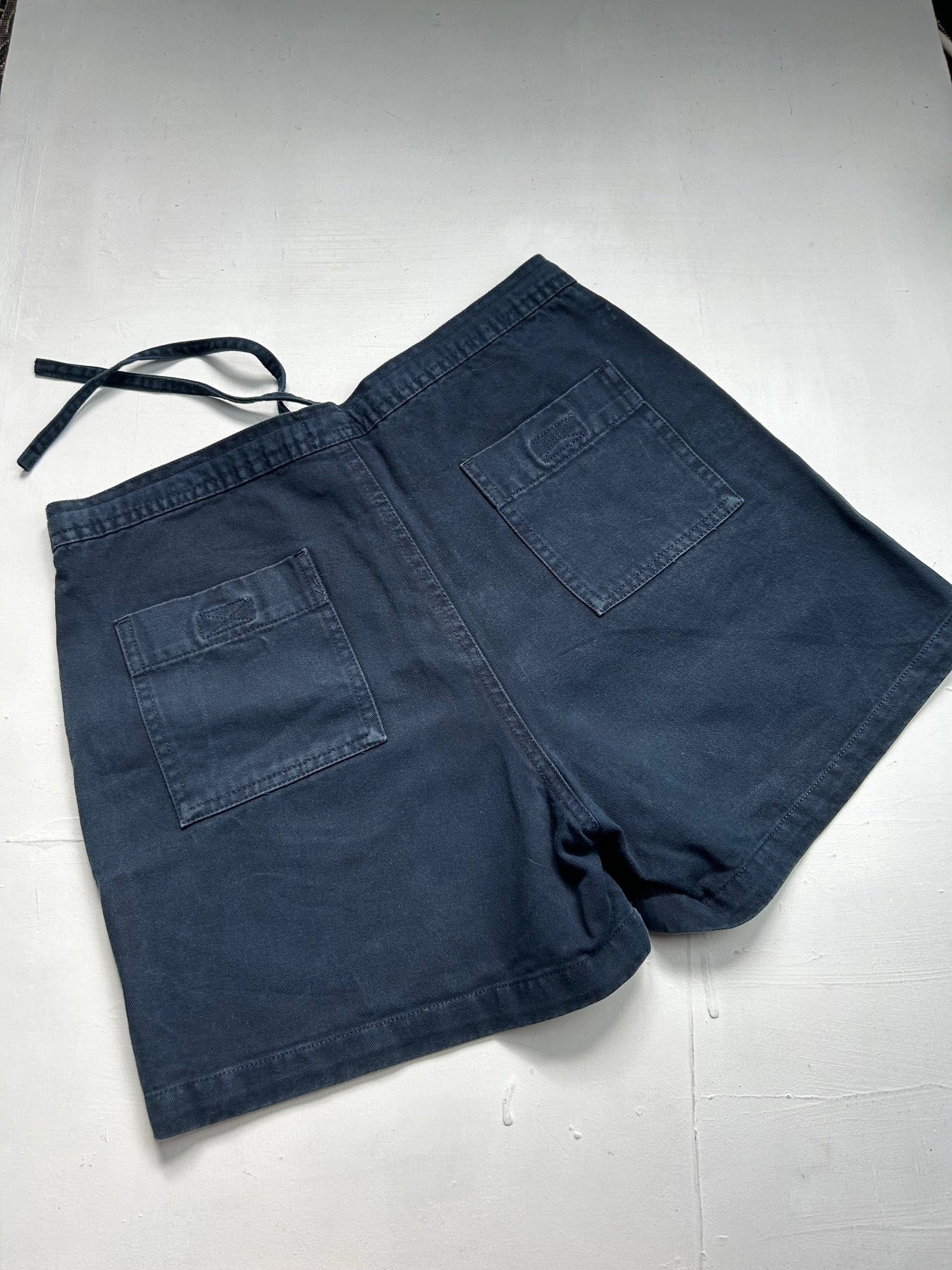 Dark navy high rise mini short (M)