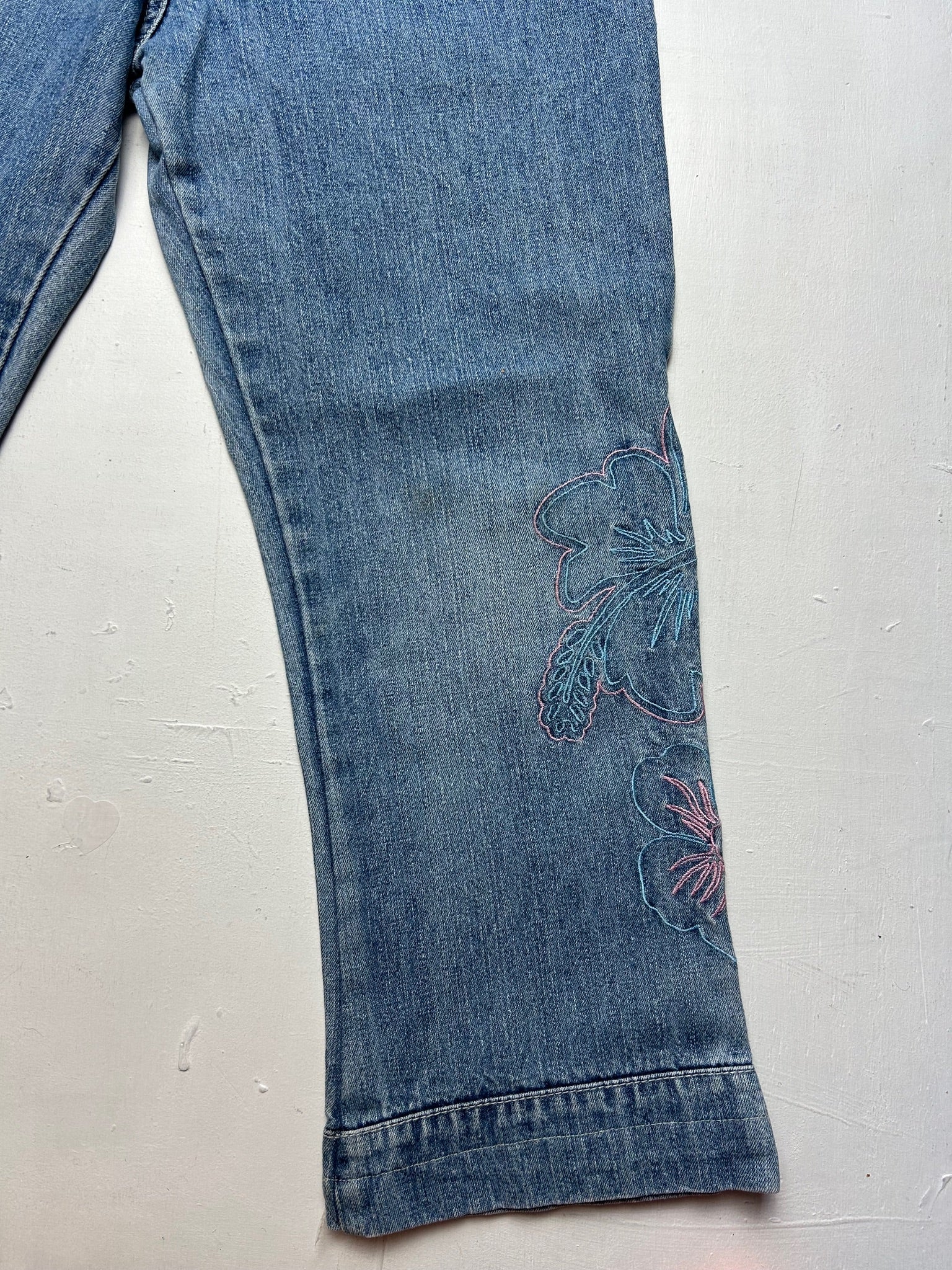 Blue embroidered denim 3/4 length capri pants (S)