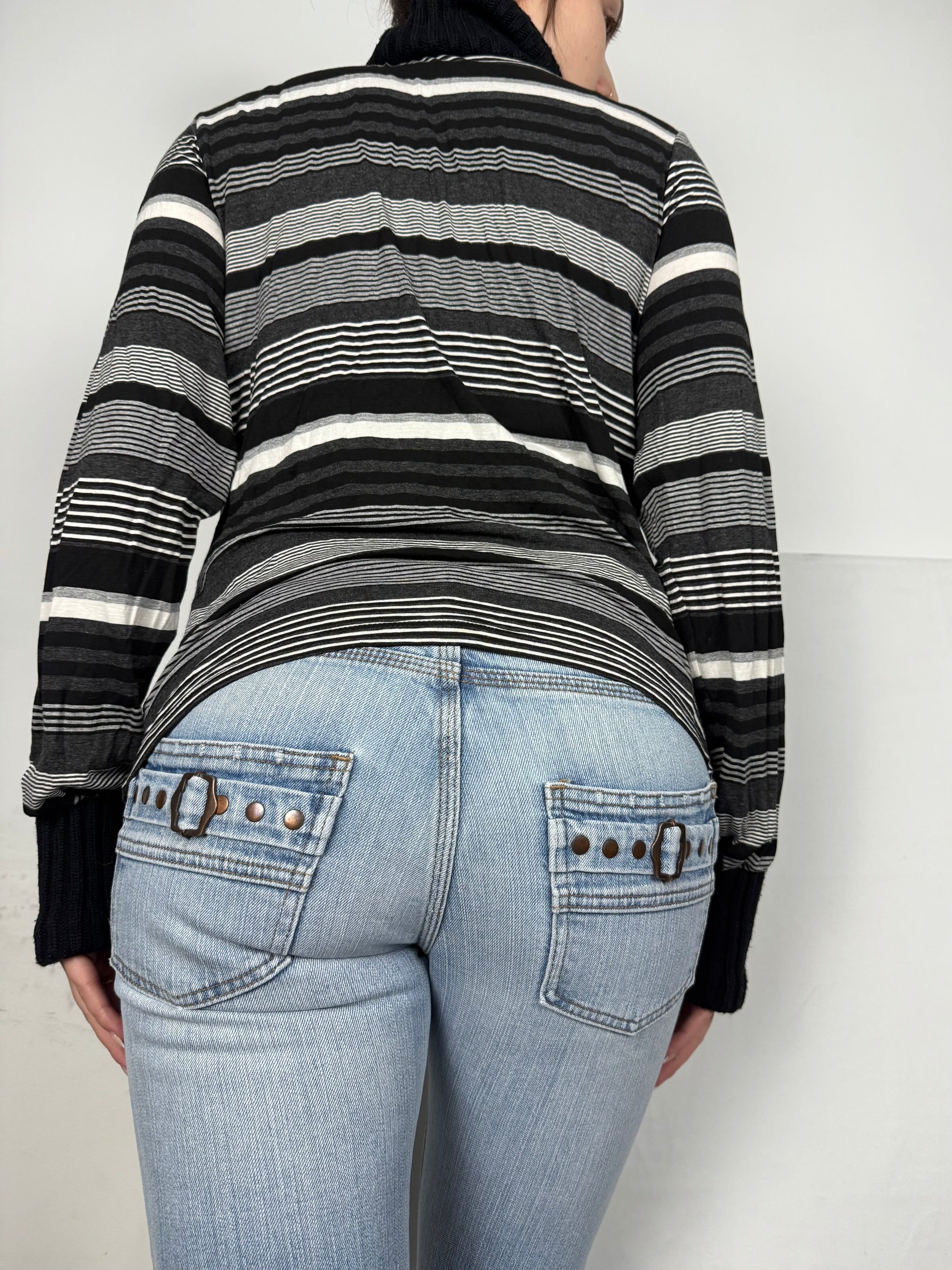 Grey striped turtleneck long sleeves top (L)