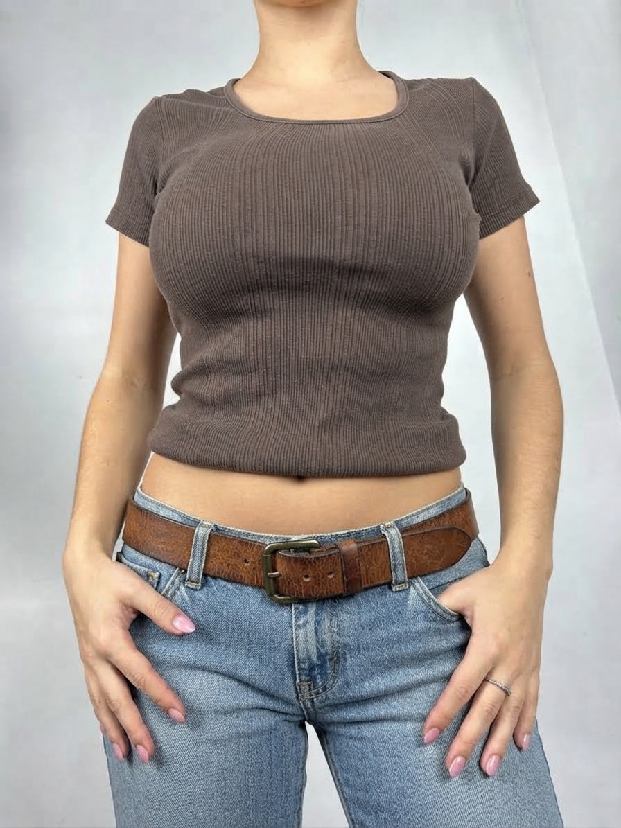 Brown ribbed stretchy tee (M)