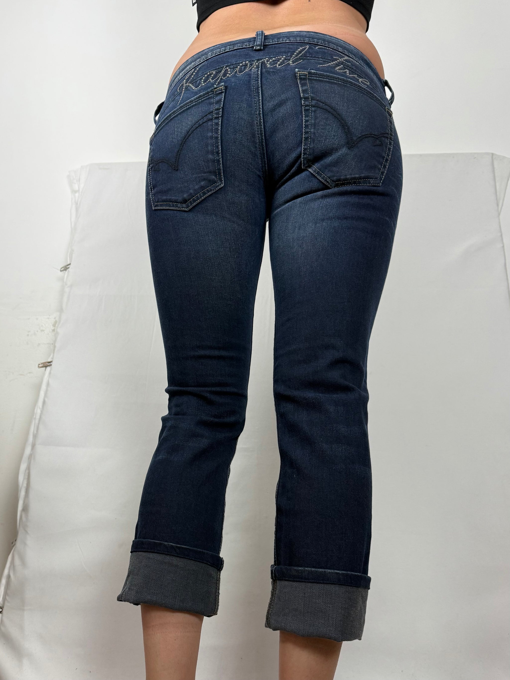 Navy denim low rise capri pants (M)