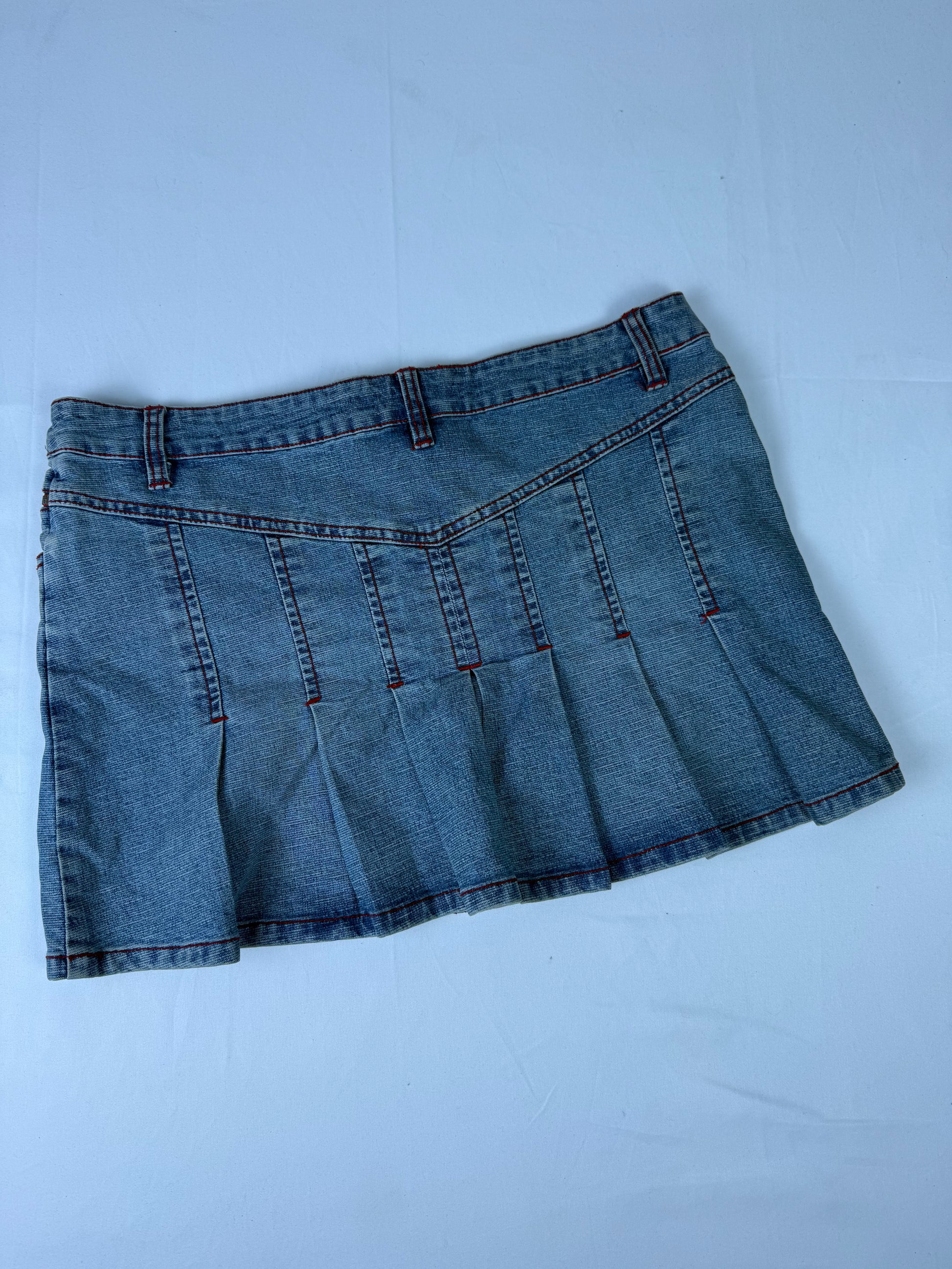 Blue denim low rise pleated mini skirt (XL)