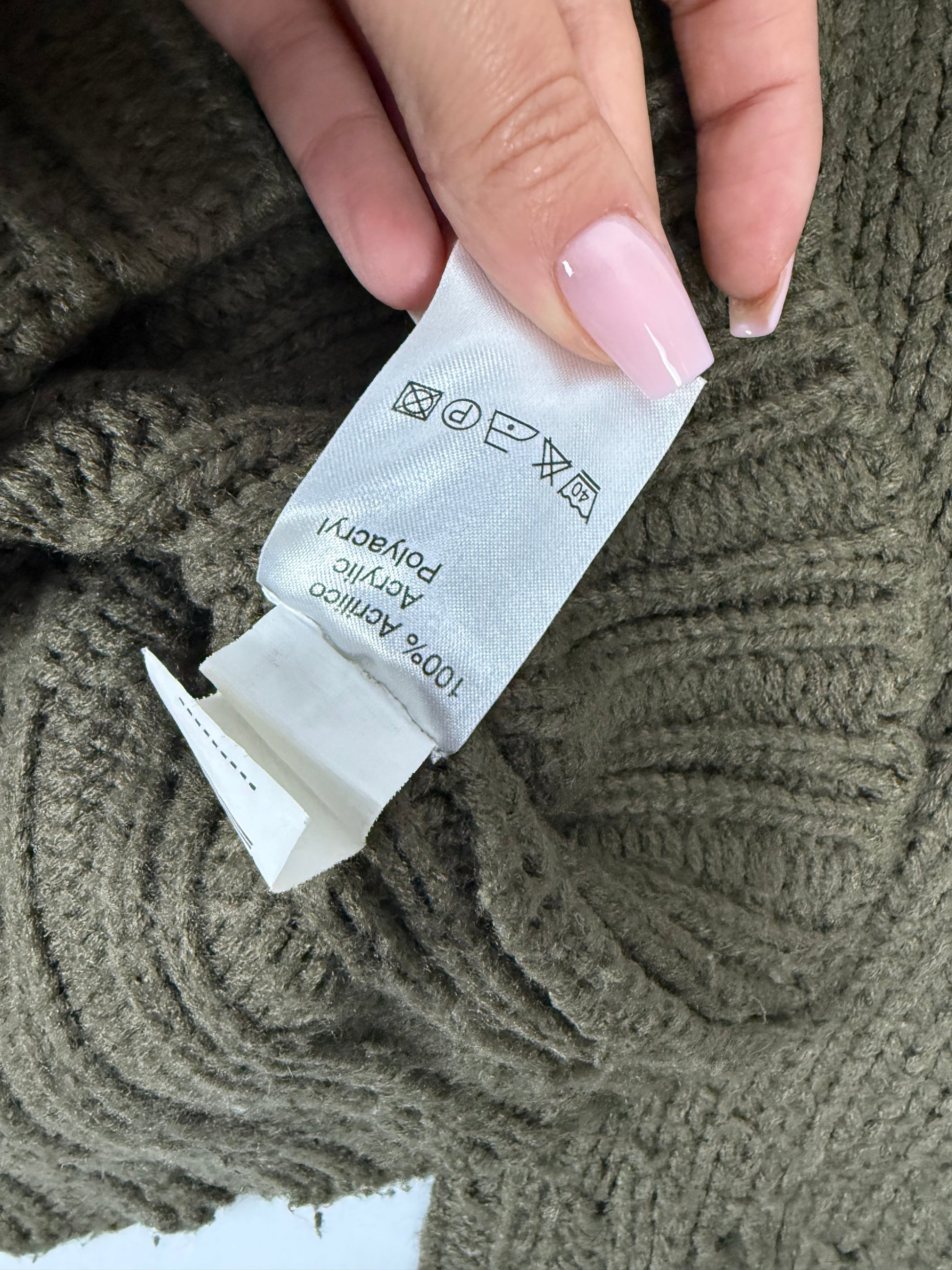 Khaki turtleneck jumper (M/L)