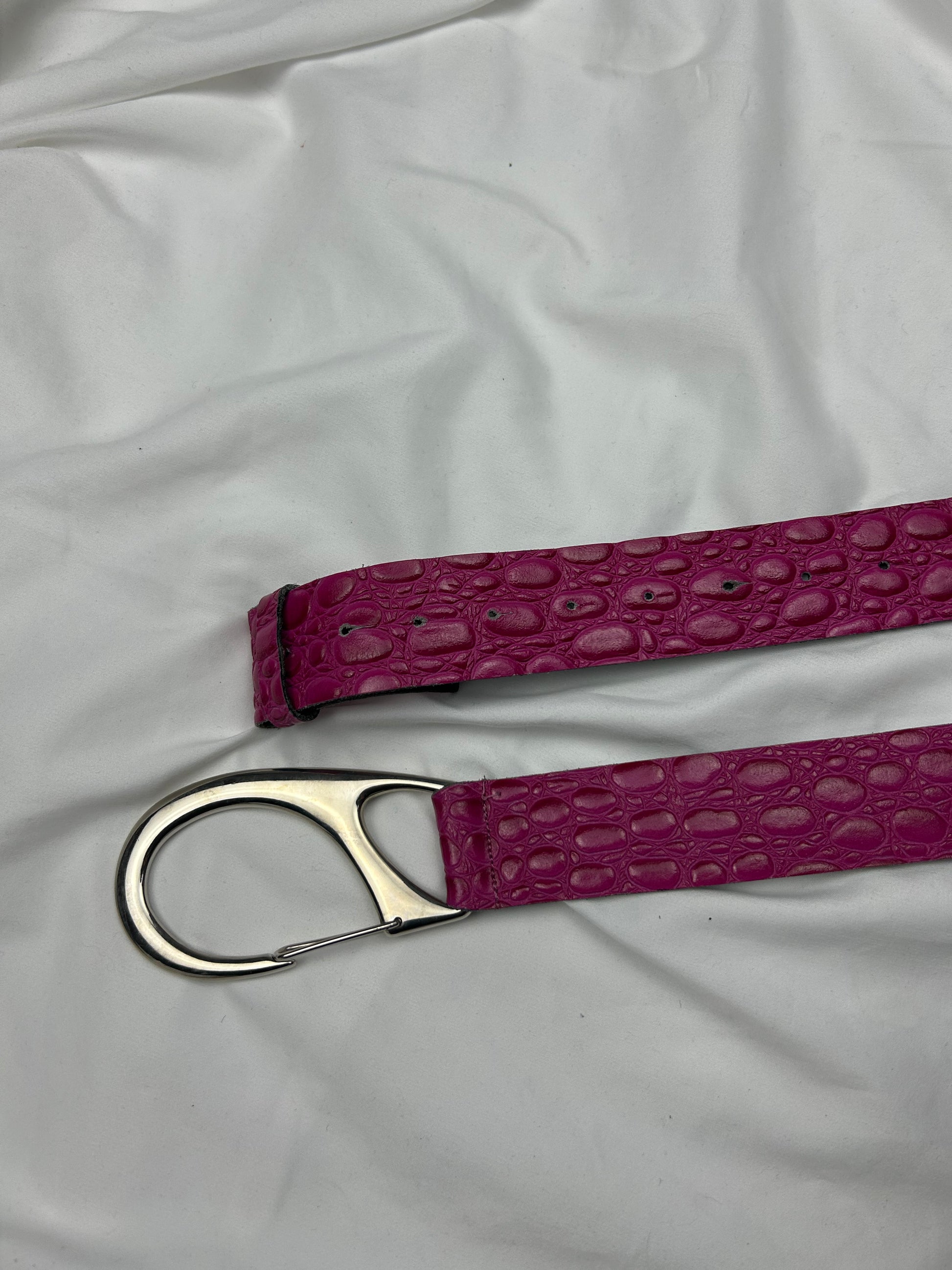 Pink 100% leather buckle belt