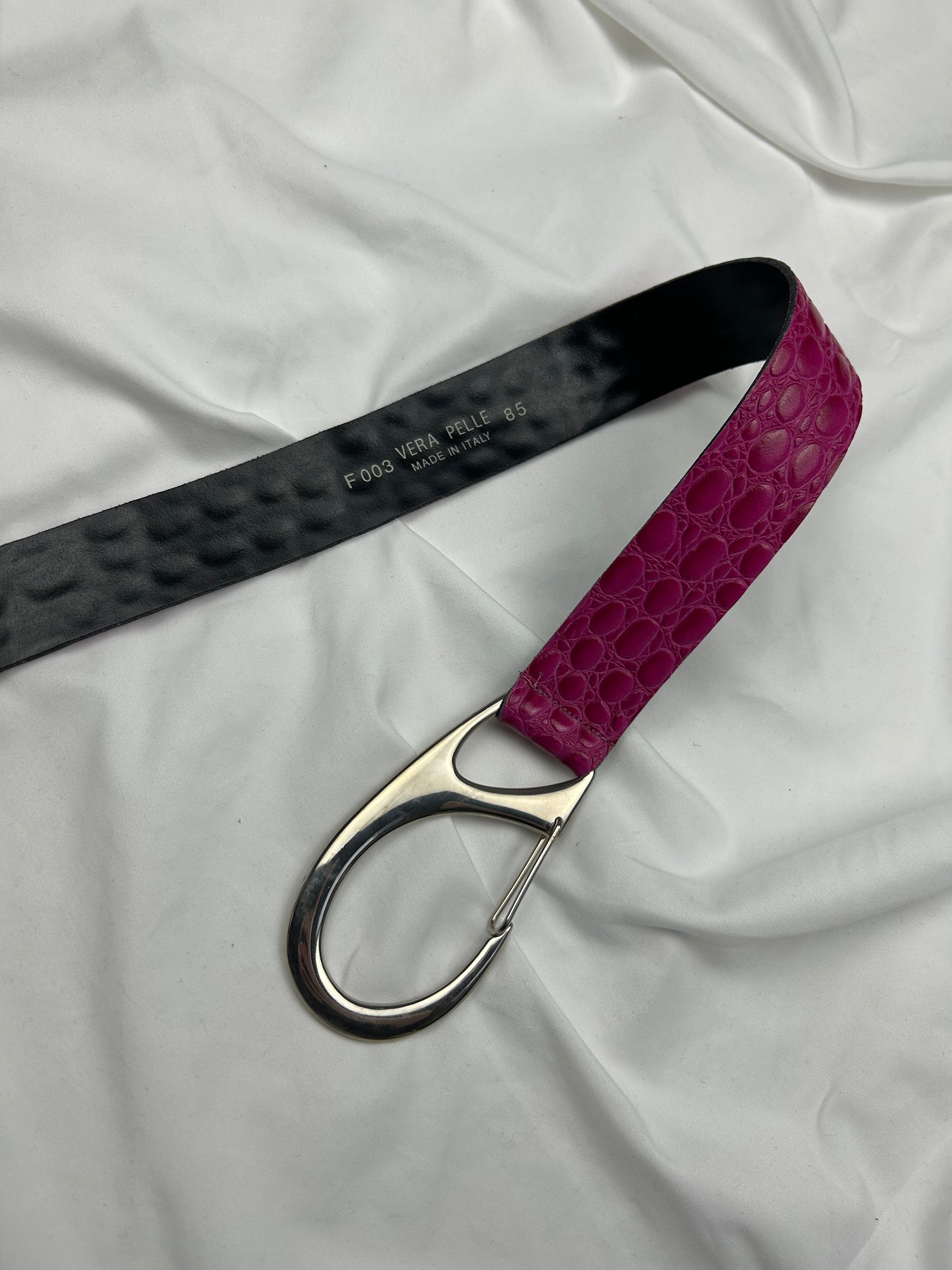 Pink 100% leather buckle belt