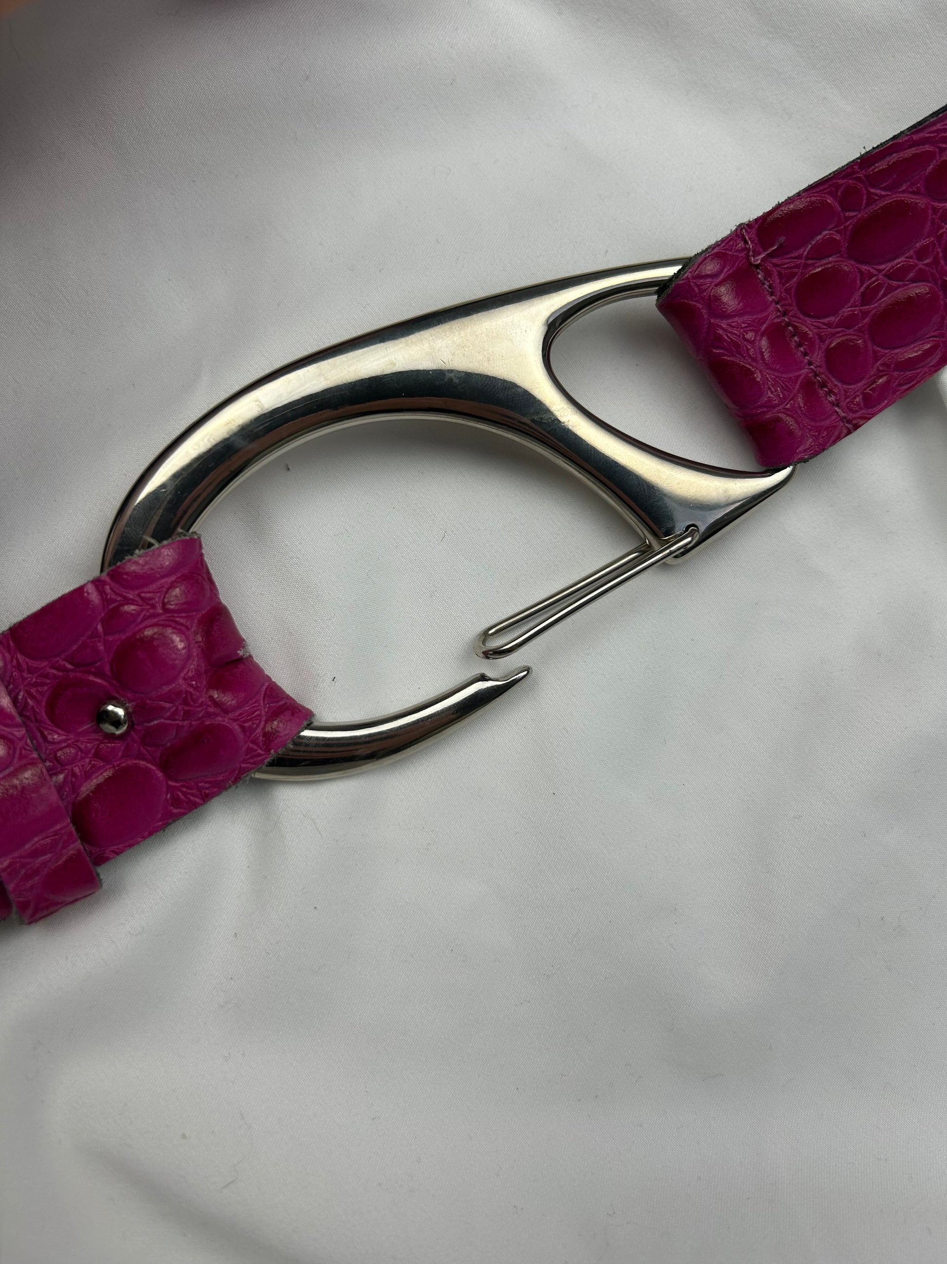 Pink 100% leather buckle belt