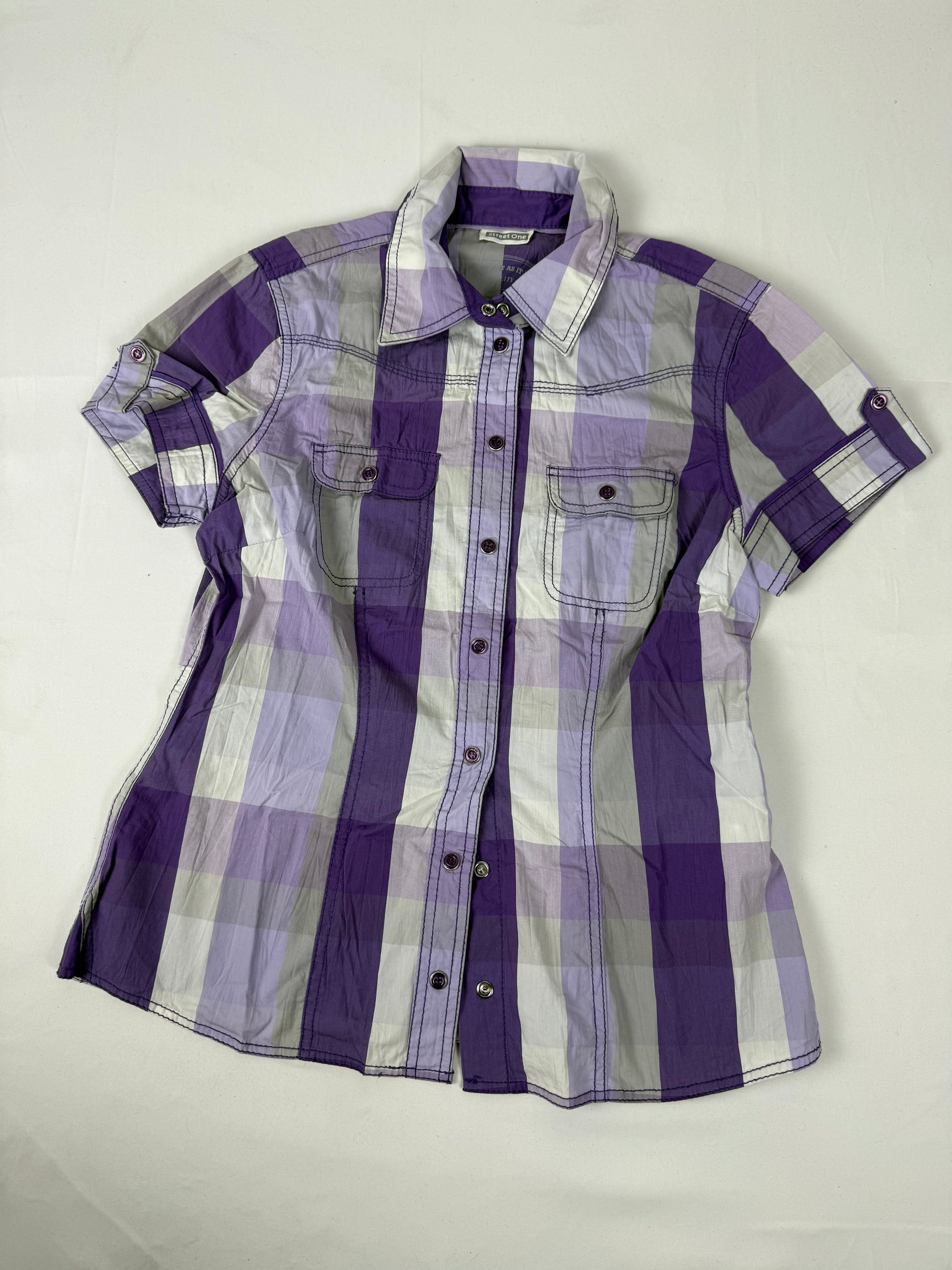 Purple check buttons up tee (L)