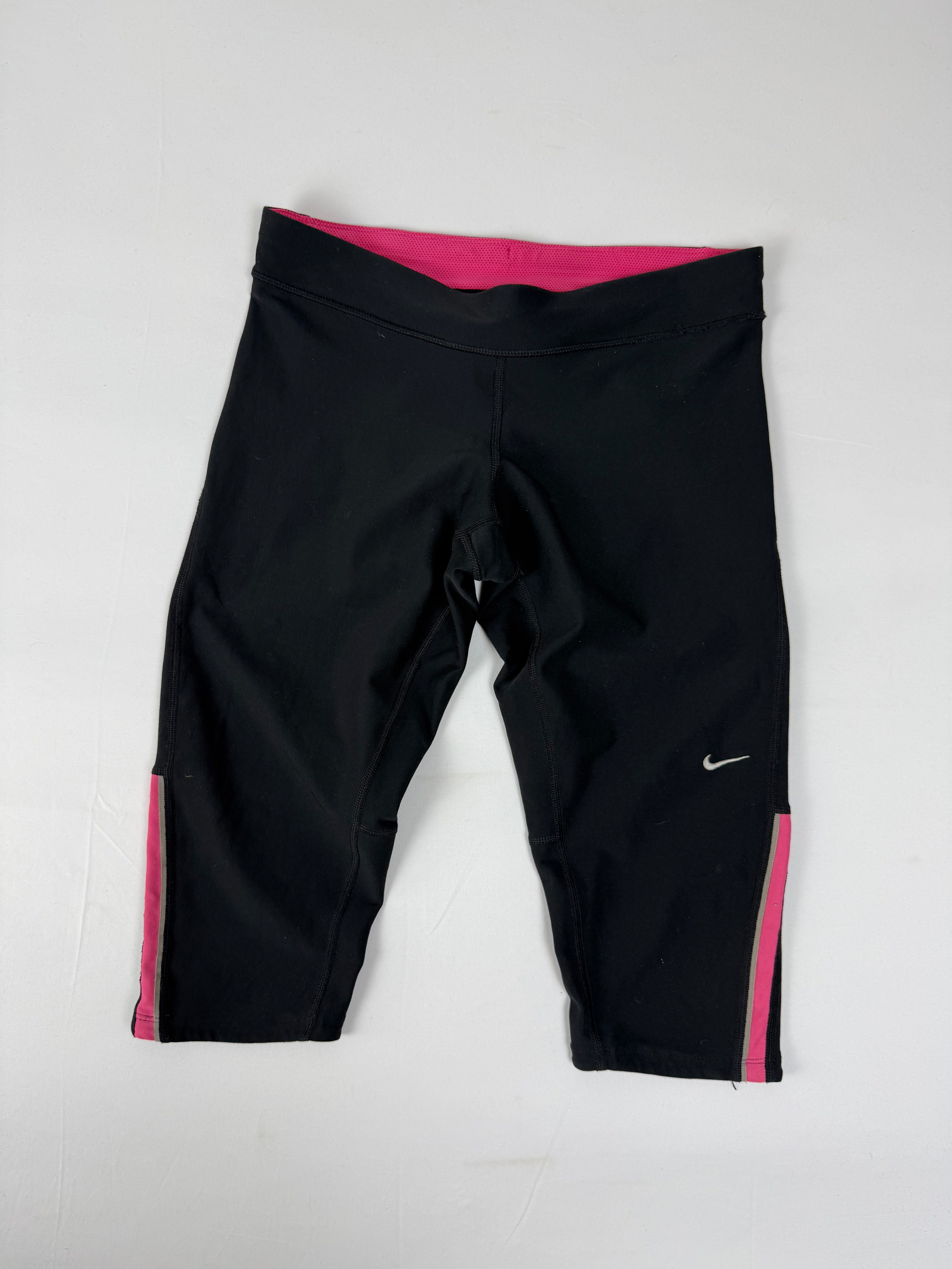 Black activewear low rise capri pants (M)