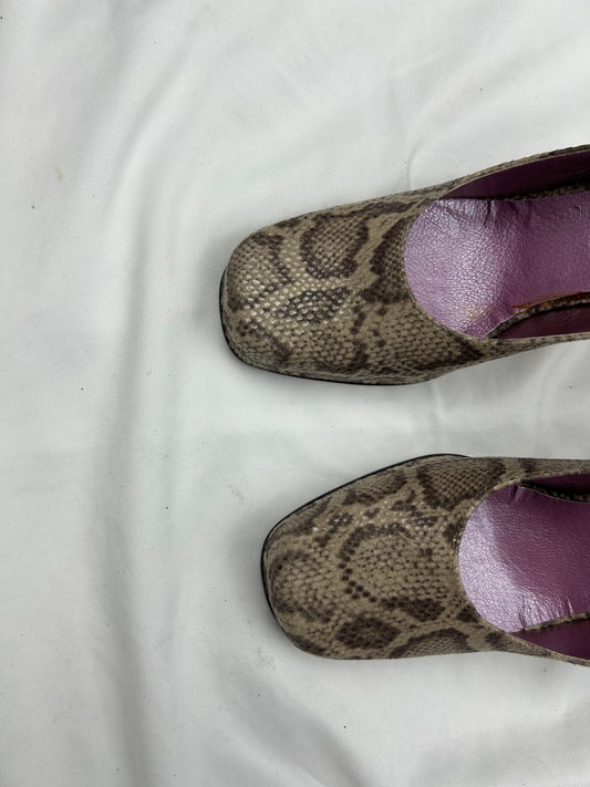 Beige snake print square toes 100% leather heels (38)