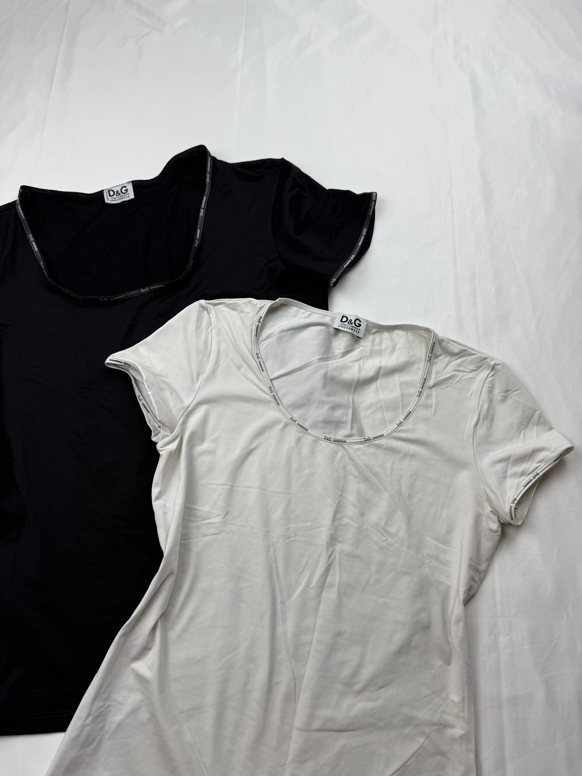 White lycra logo stretchy tee (M)