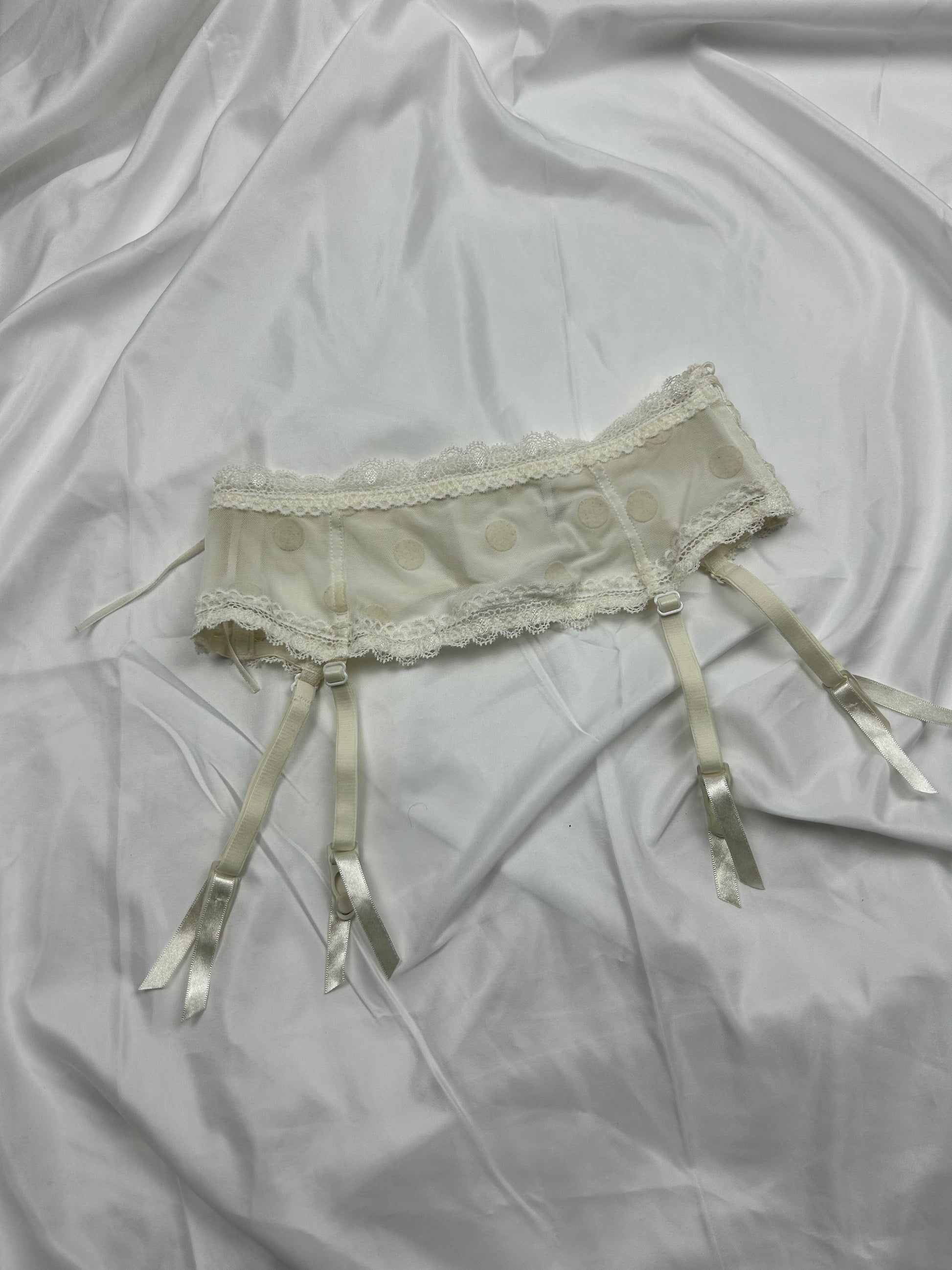 Cream white  suspender belt (S)