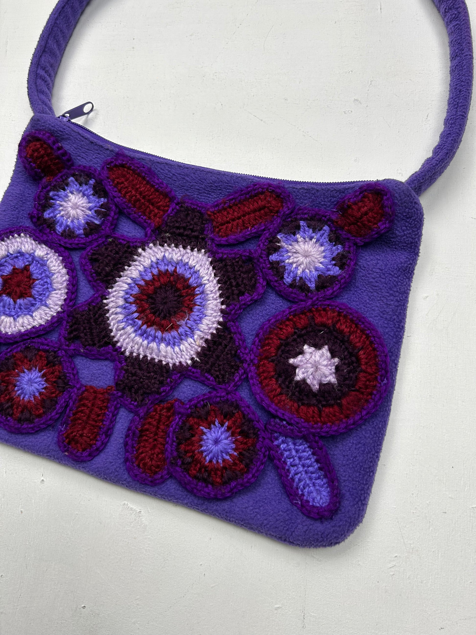 Purple fleece embroidered besace shoulder bag