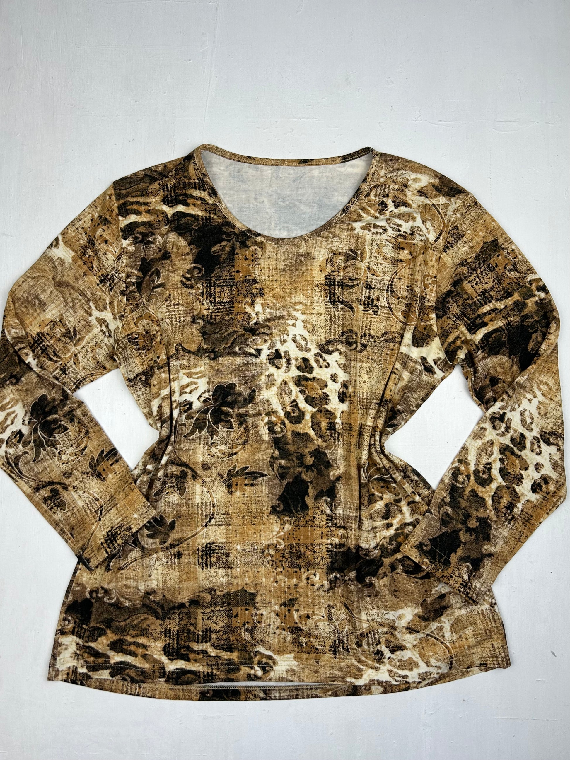 Beige graphic long sleeves top (M/L)