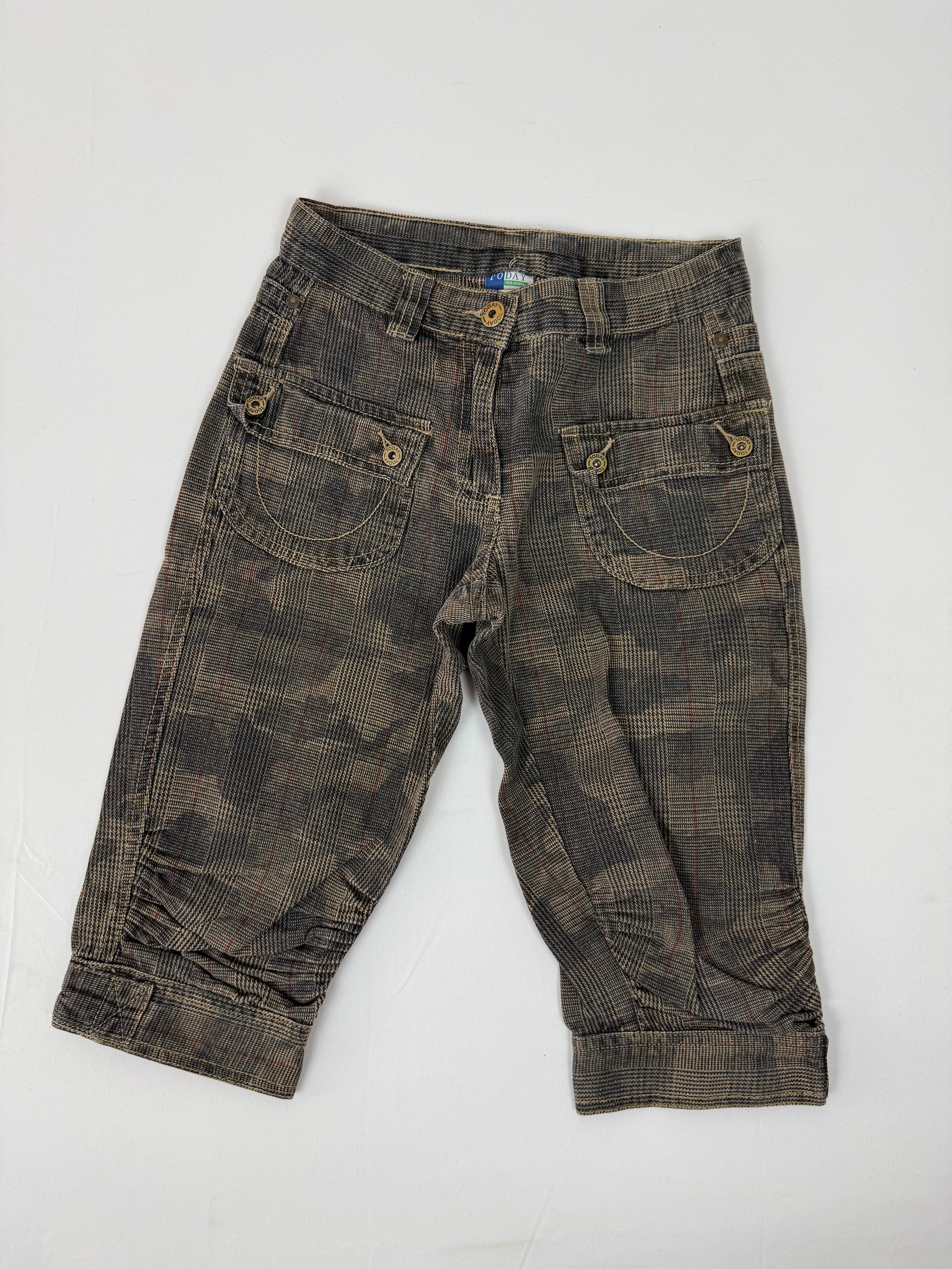 Khaki camo print low rise capri pants (XS)