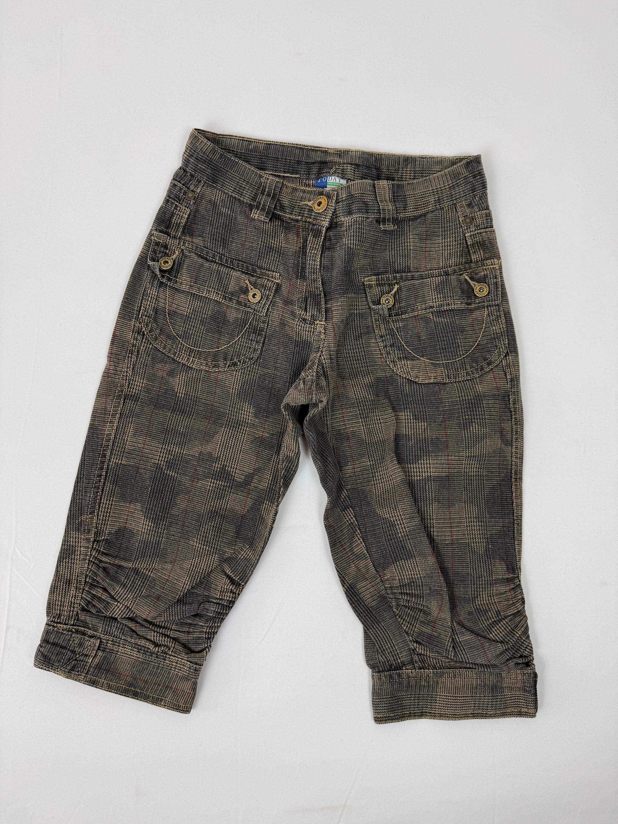 Khaki camo print low rise capri pants (XS)