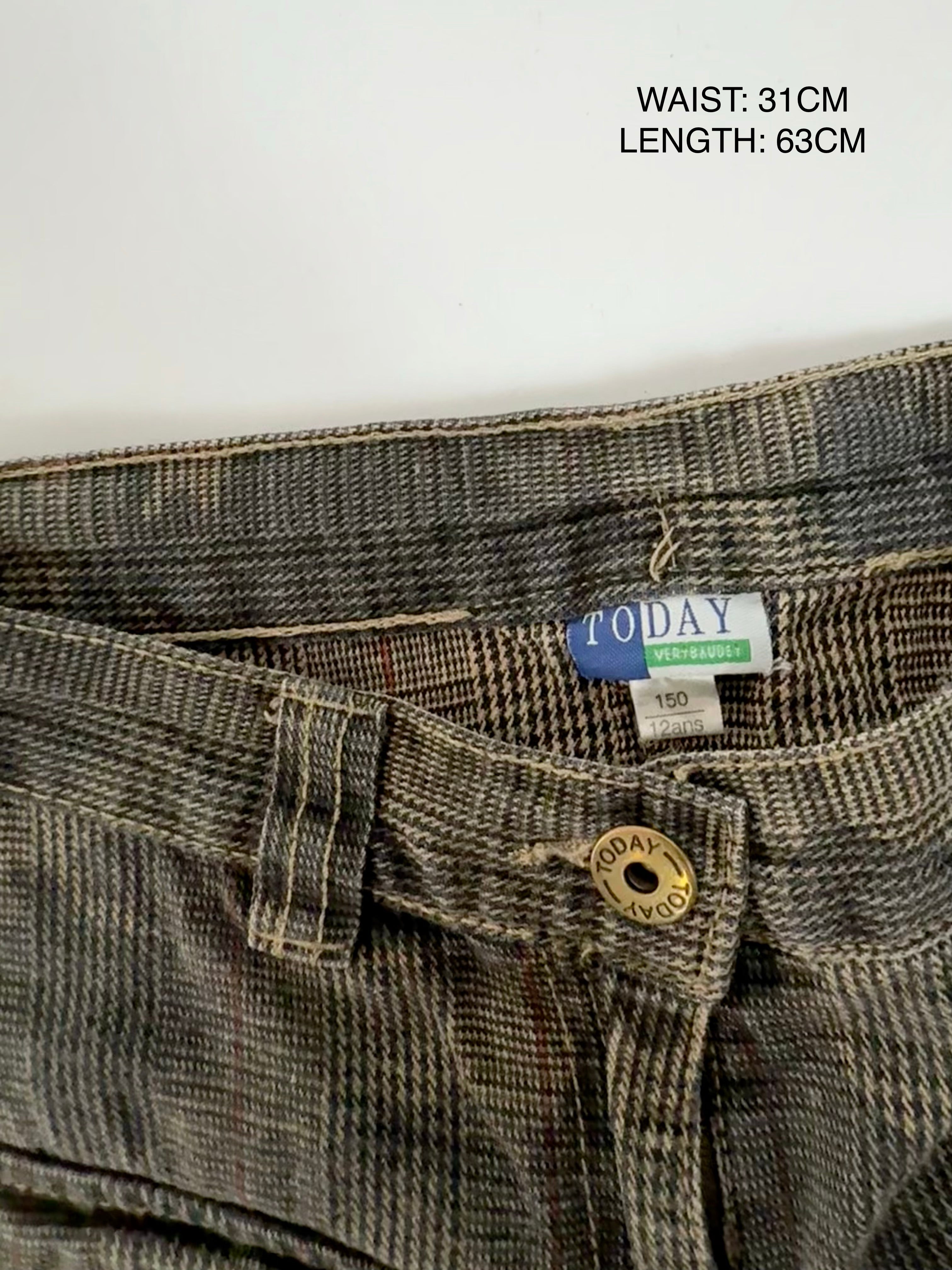 Khaki camo print low rise capri pants (XS)