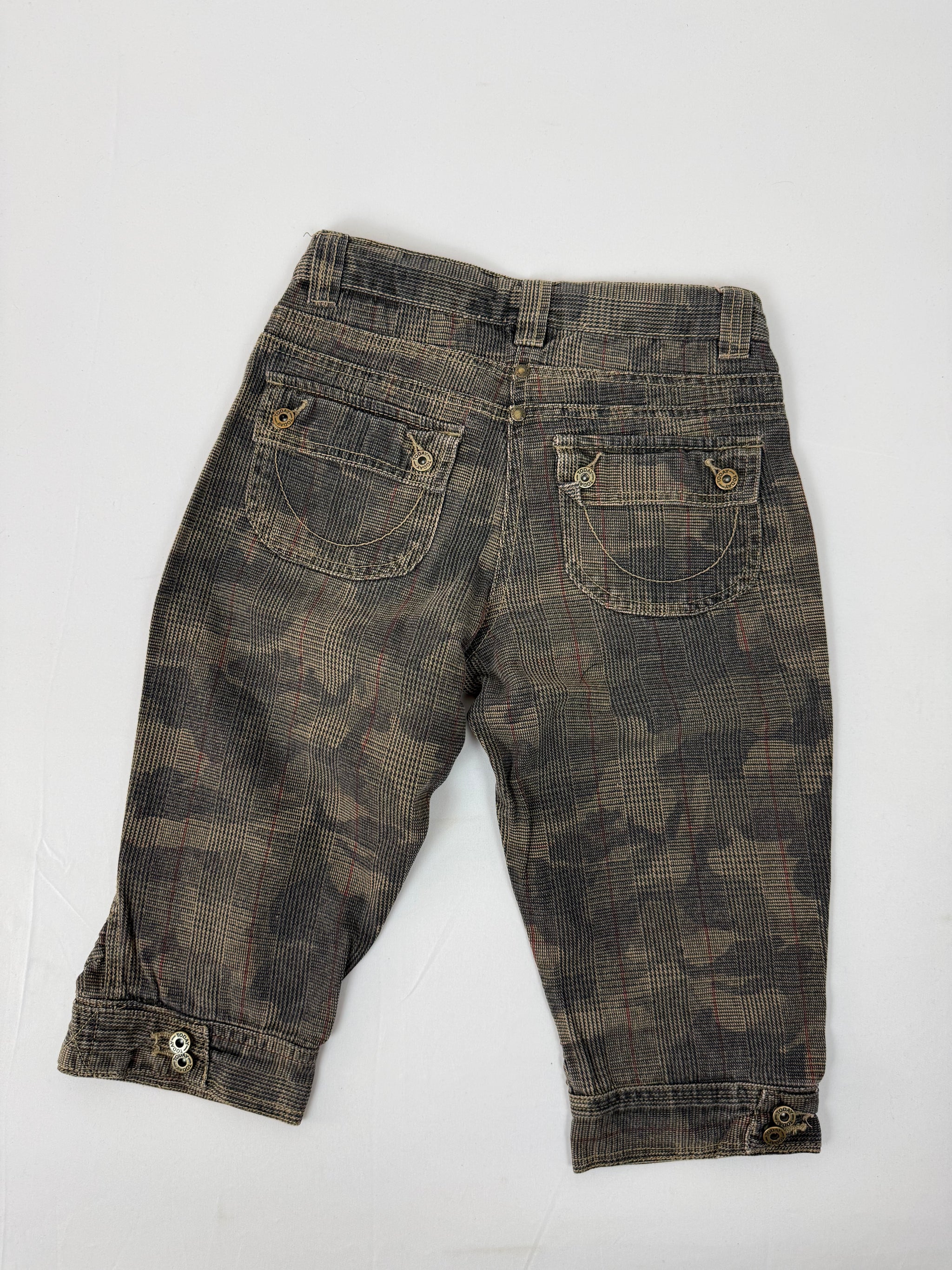 Khaki camo print low rise capri pants (XS)