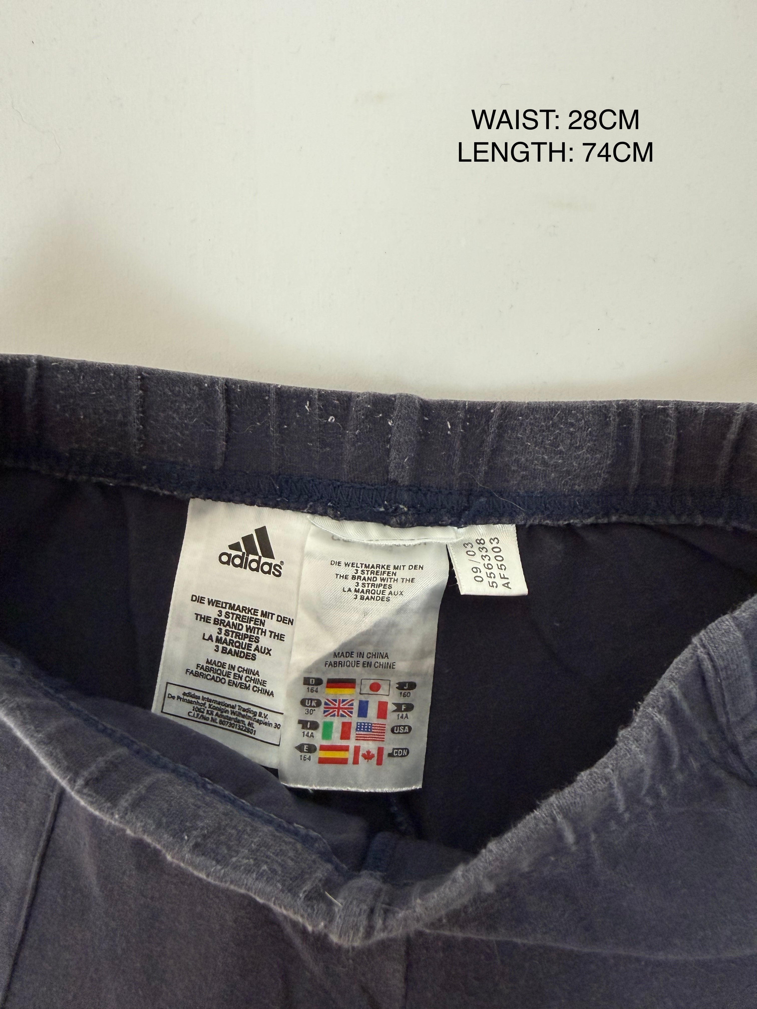 Navy activewear low rise capri pants (XS)
