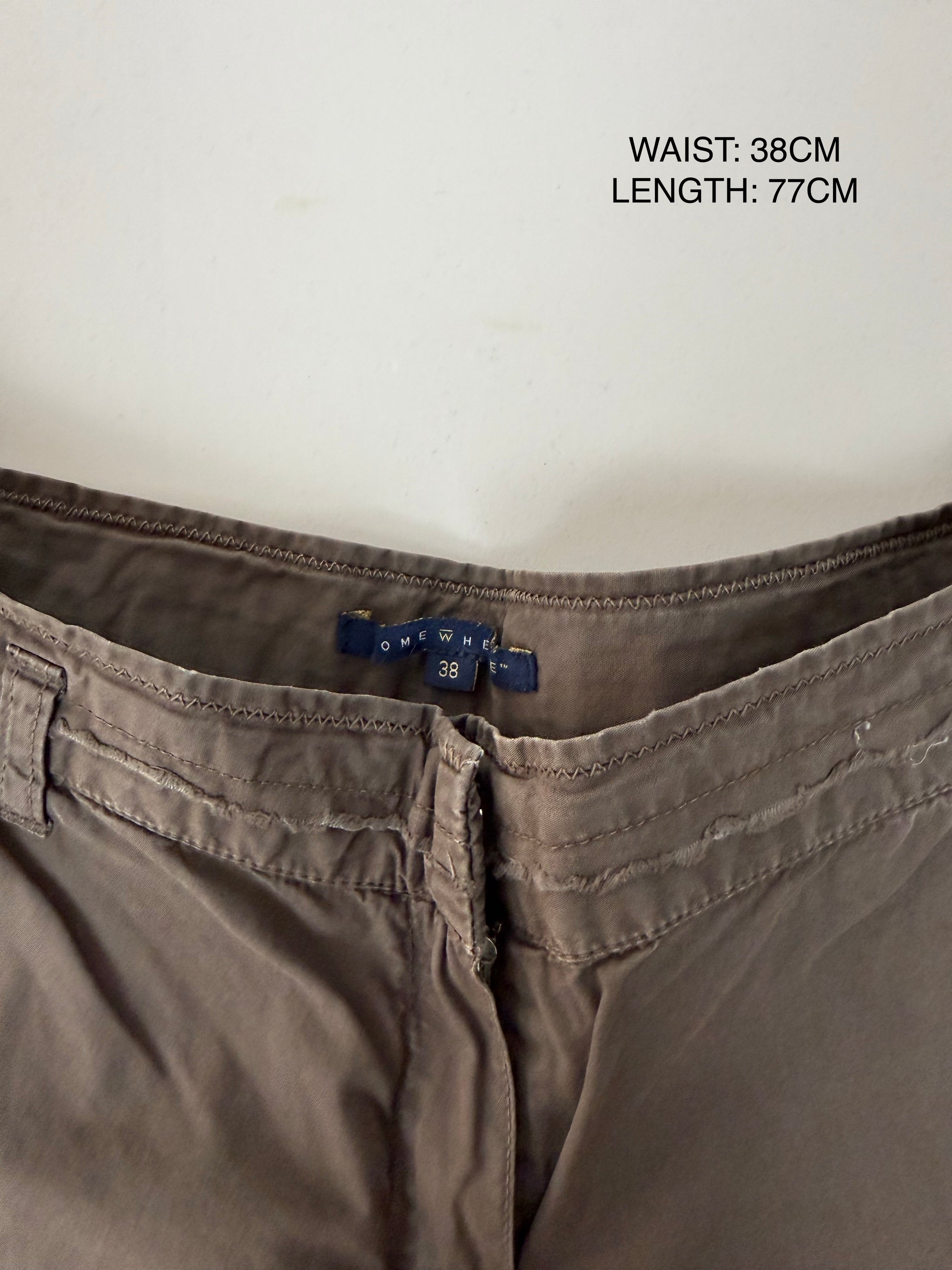 Khaki baggy capri pants (M)