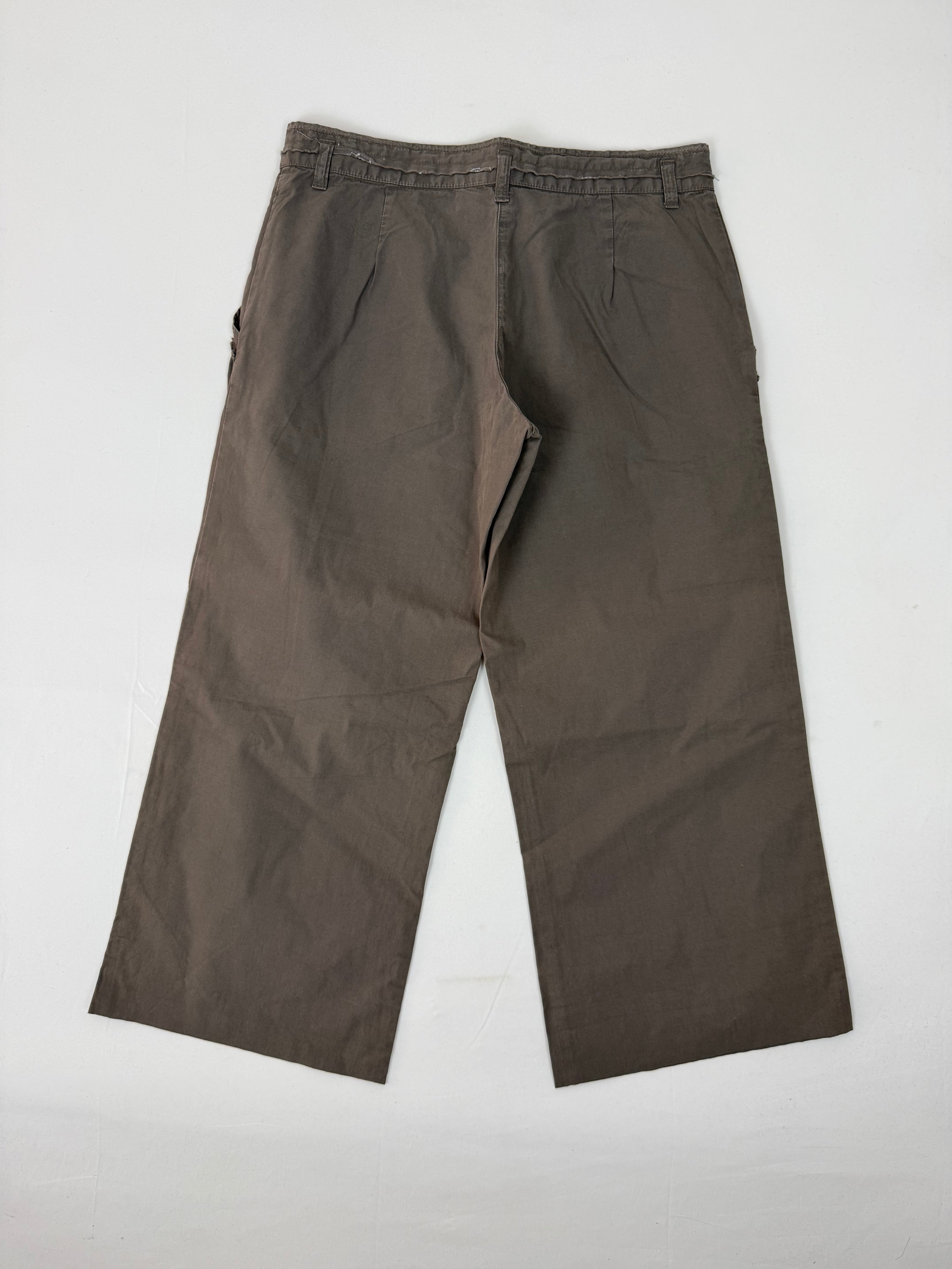 Khaki baggy capri pants (M)