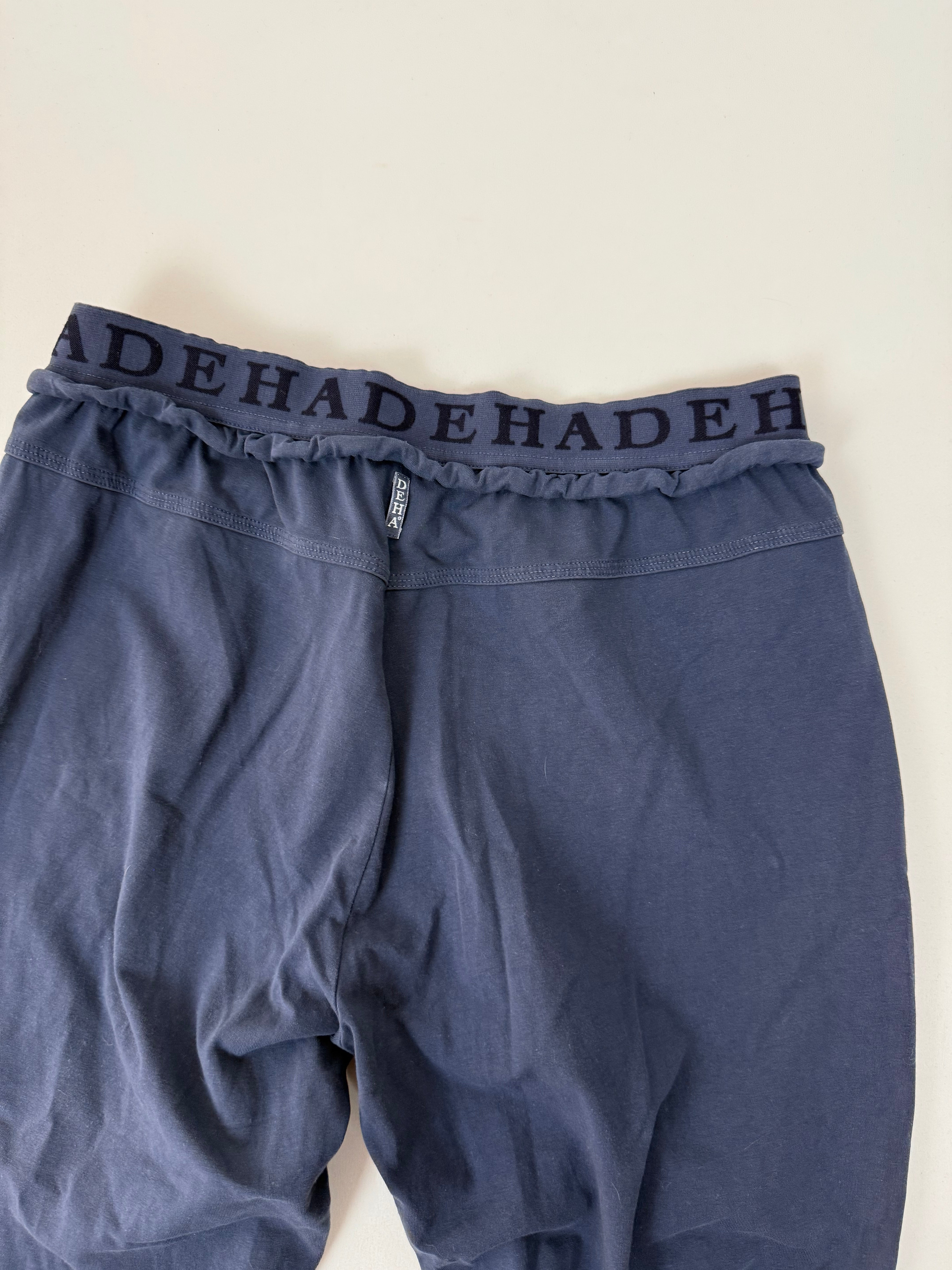 Navy cotton activewear capri pants (M)