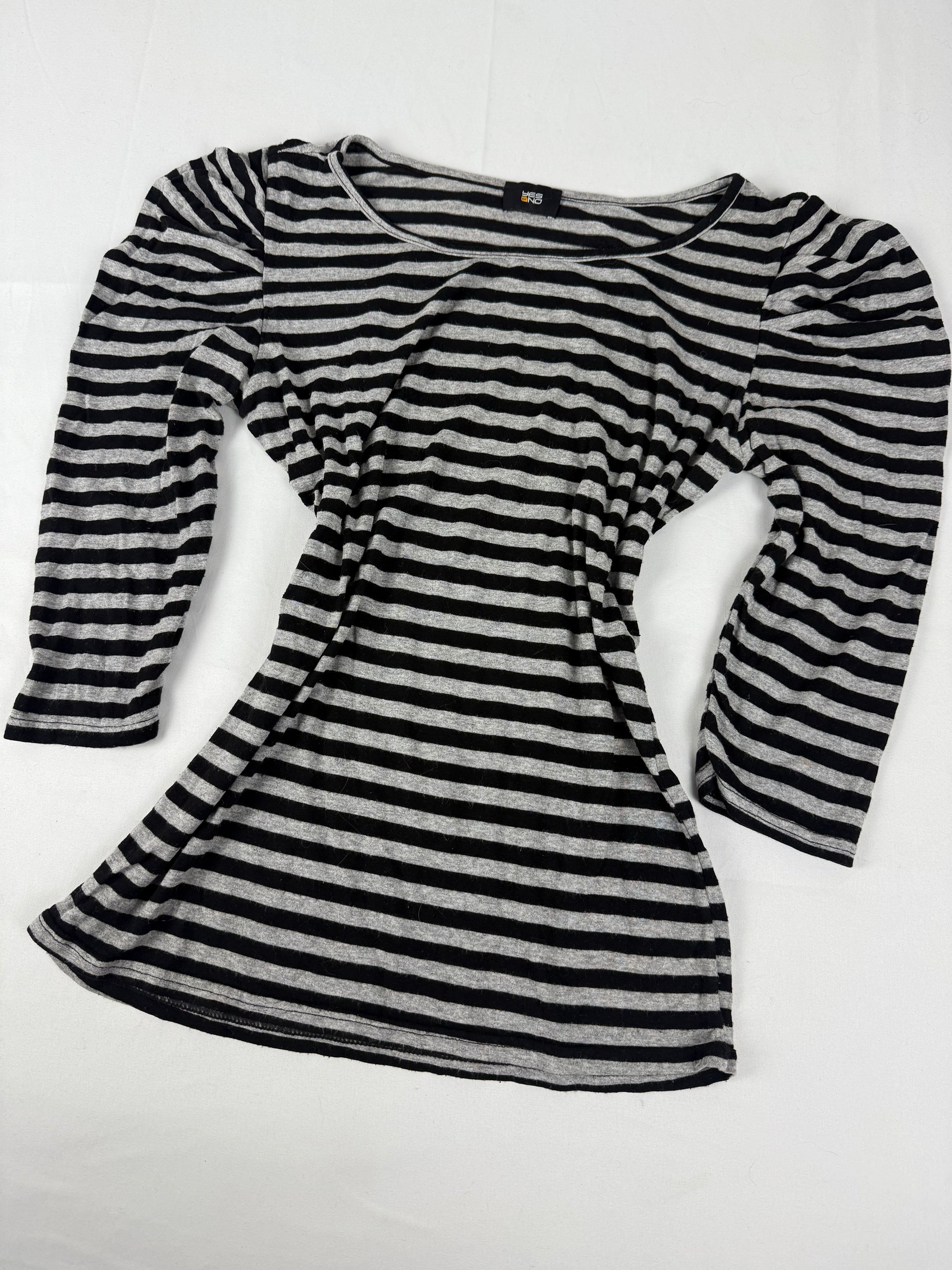 Grey striped long sleeves top (M/L)
