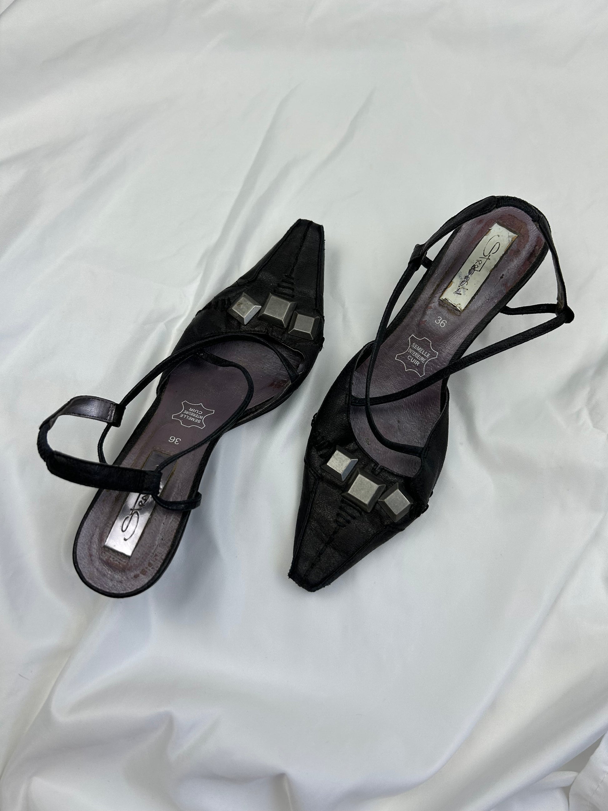 Black real leather pointed toes heels (36)