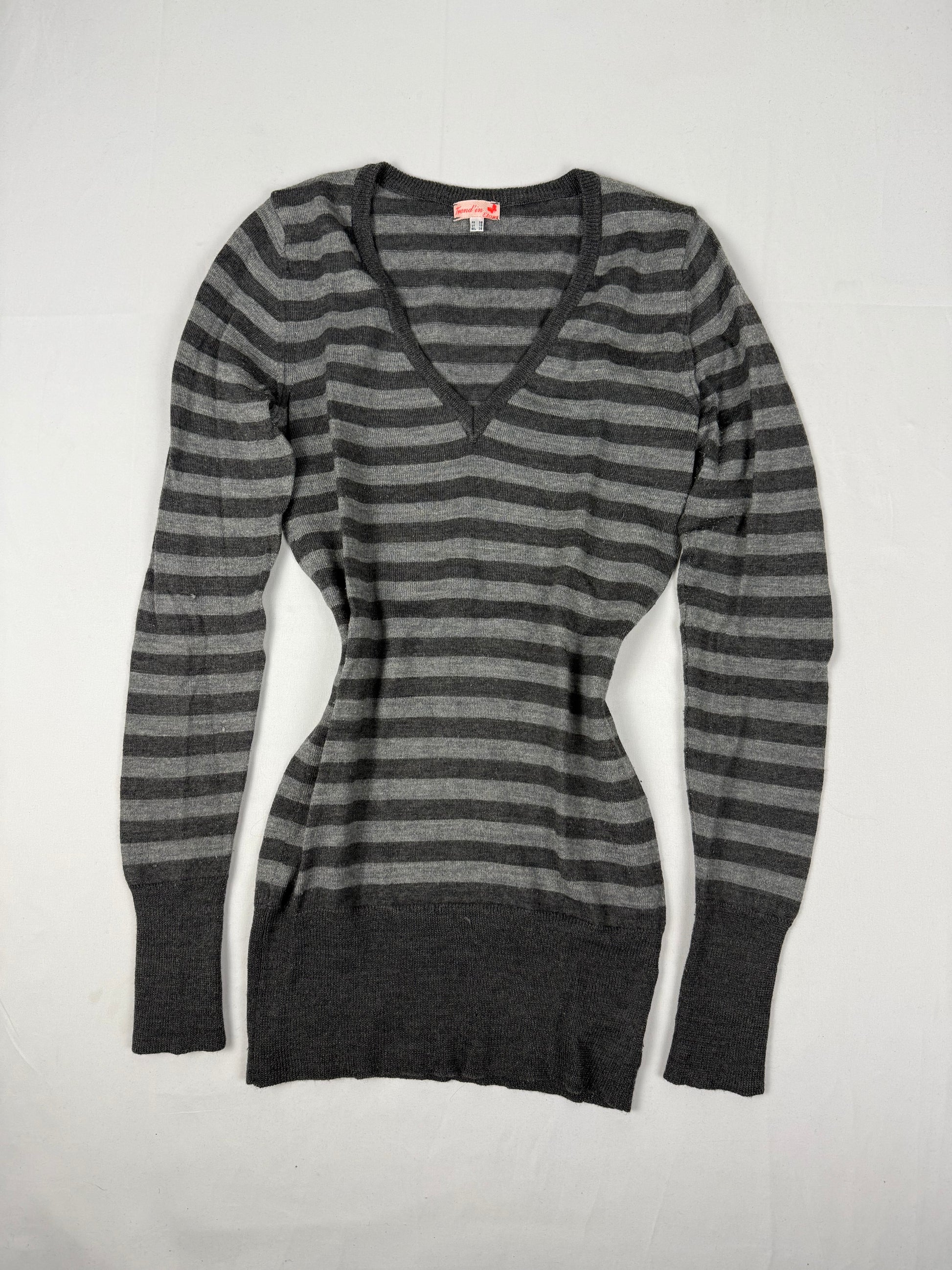 Grey striped V neck wool jumper (M)