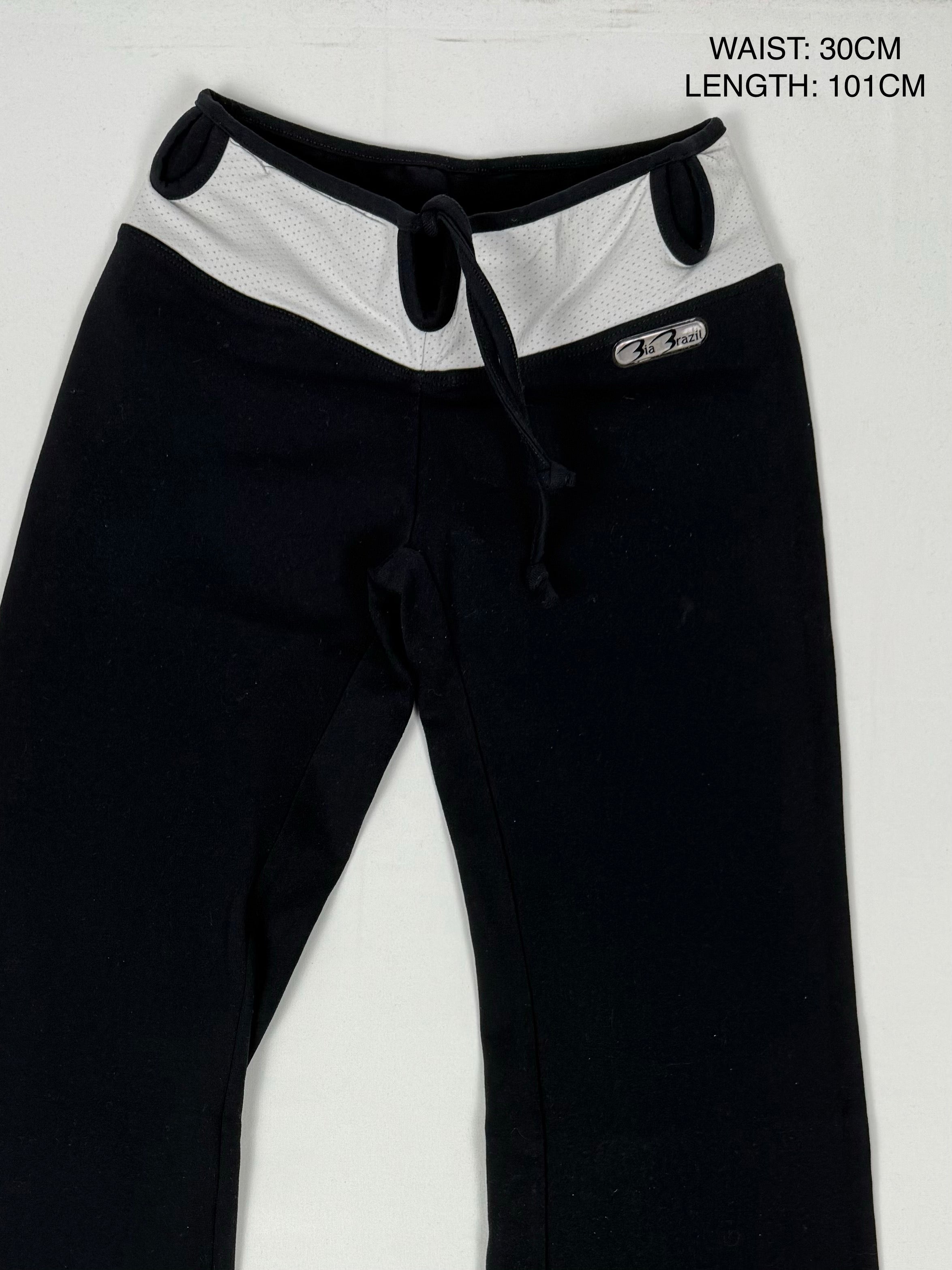 Black stretchy activewear flare pants (S)