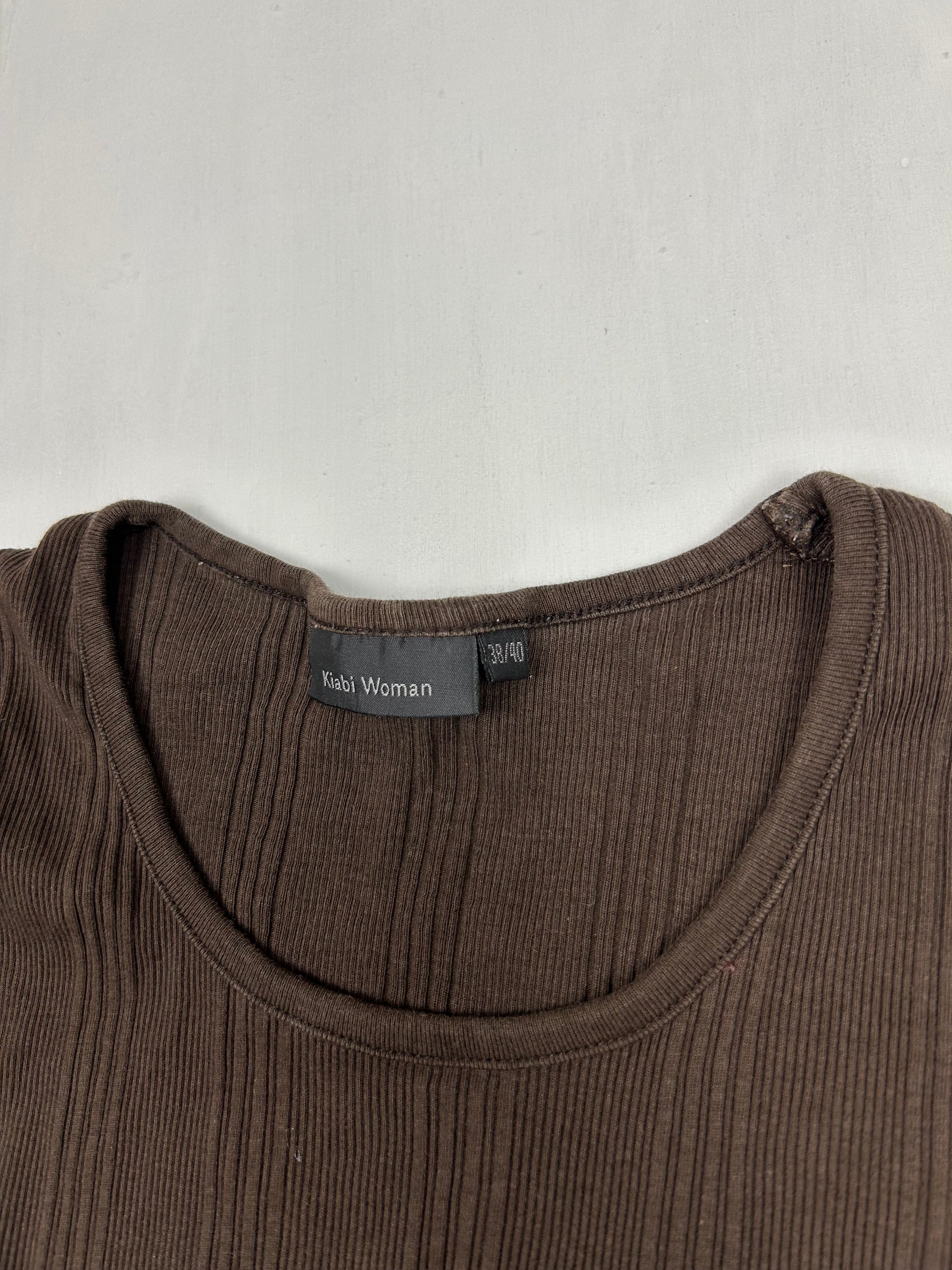 Brown ribbed stretchy tee (S/M)